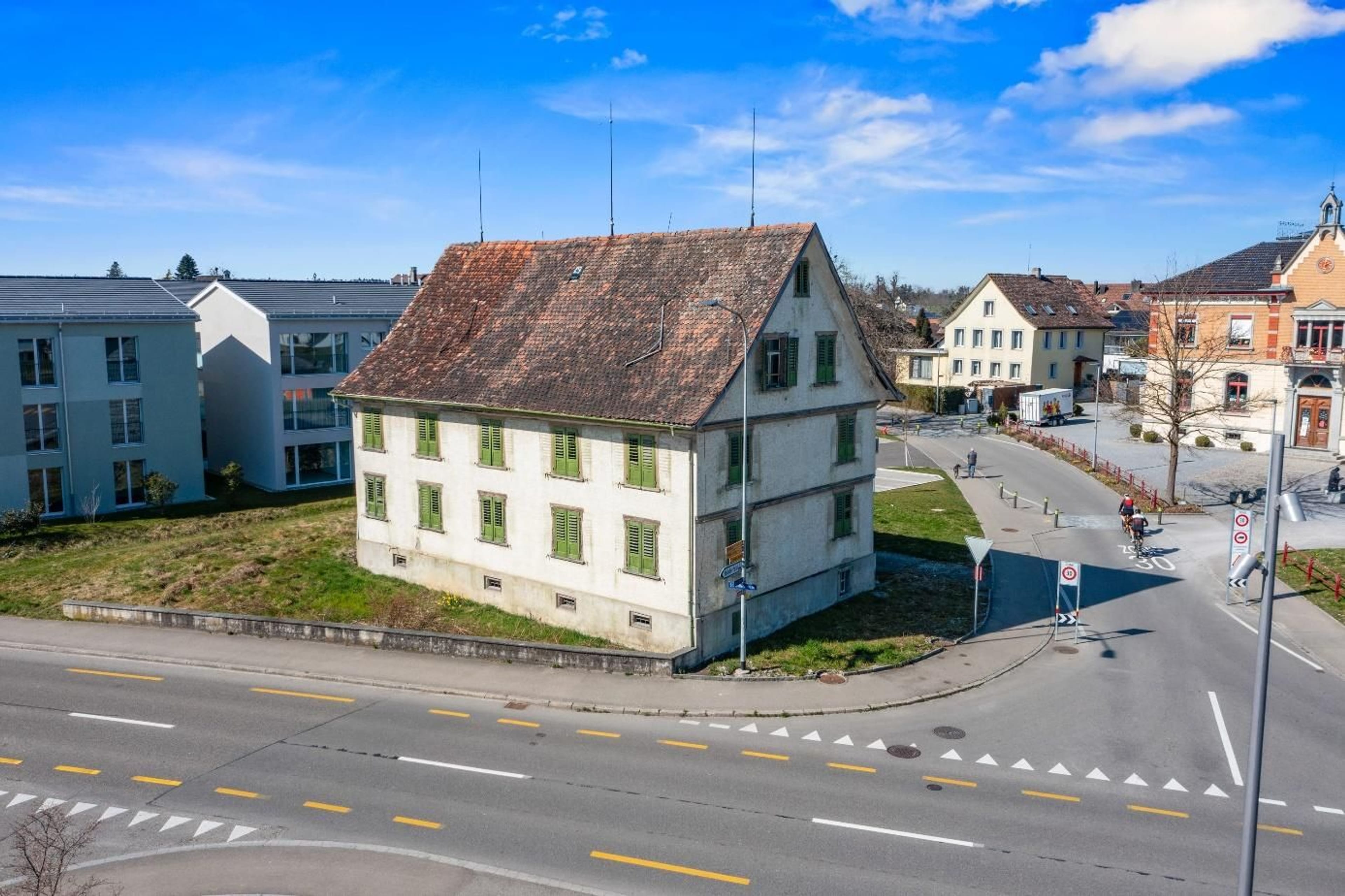 Sanierungsbedürftiges und denkmalgeschütztes Haus mit bewilligtem Projekt in Arbon-Stachen - Bild 2