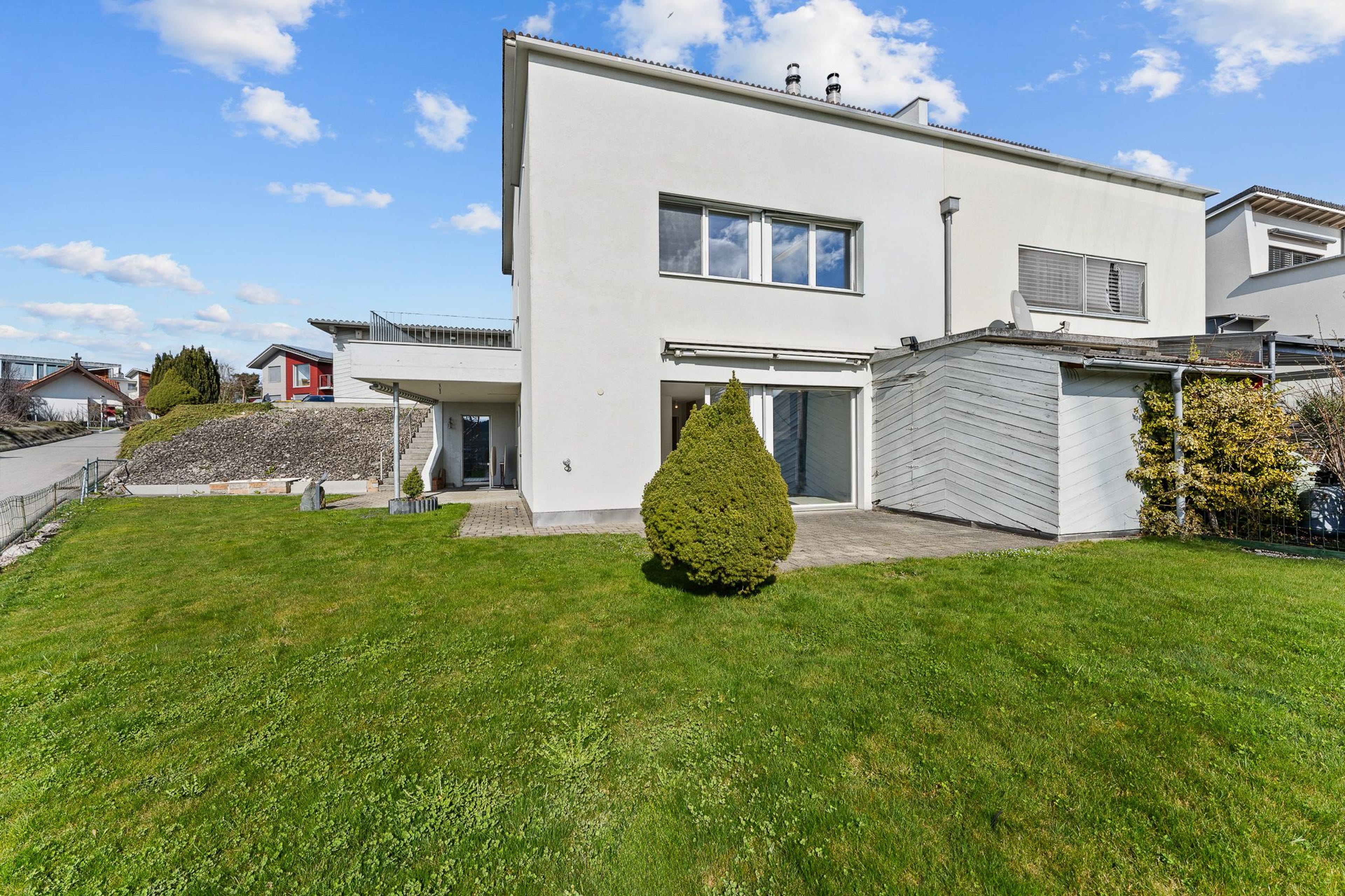 5.5-Zi.-Doppeleinfamilienhaus mit grossem Garten in St. Erhard - Bild 3