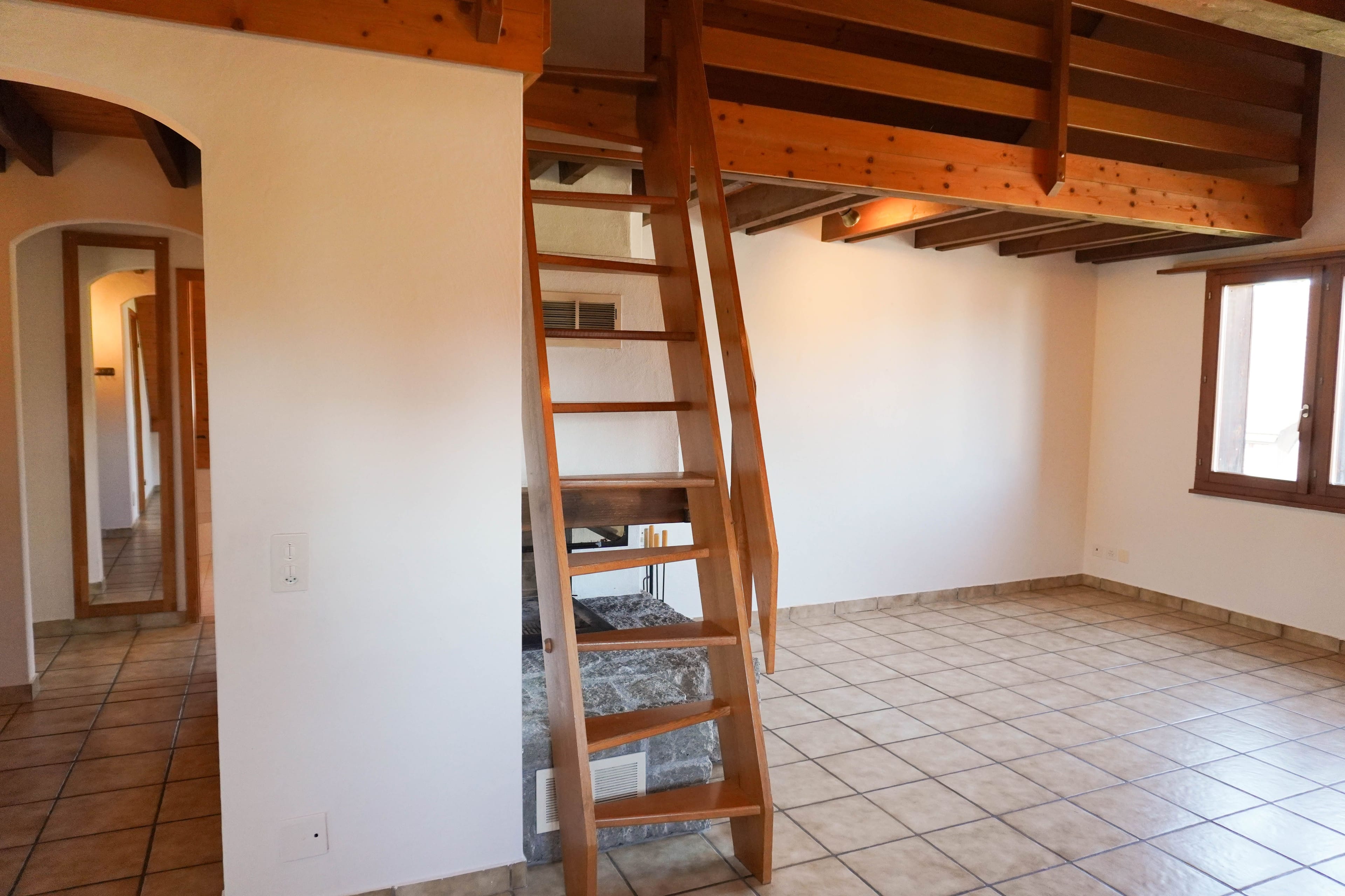 3½-Zi.-Dachwohnung mit Garten & Sitzplatz - Bild 4