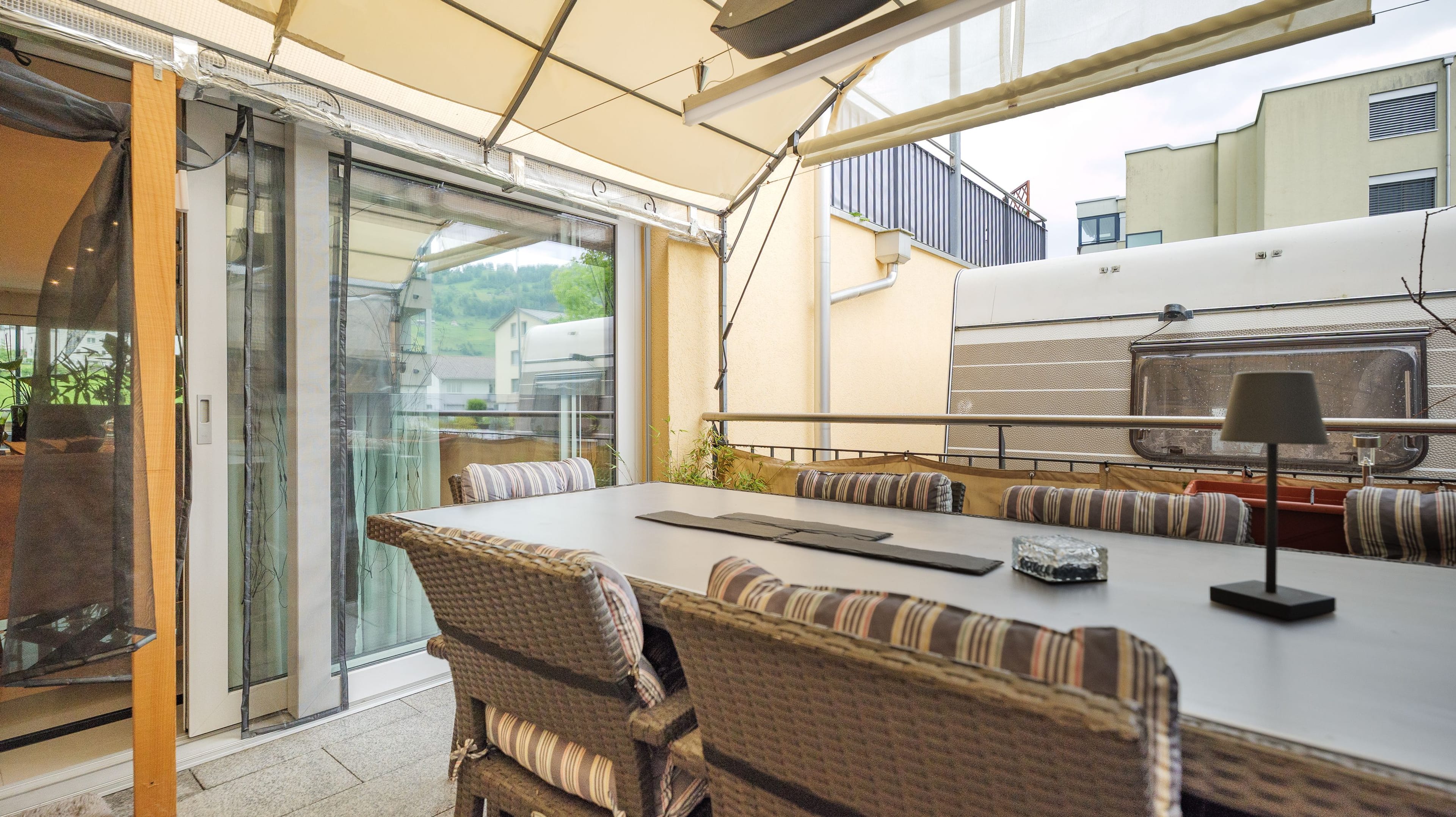Zentrales MFH mit 3 Einheiten in Buochs - modern, mit Lift - Bild 12