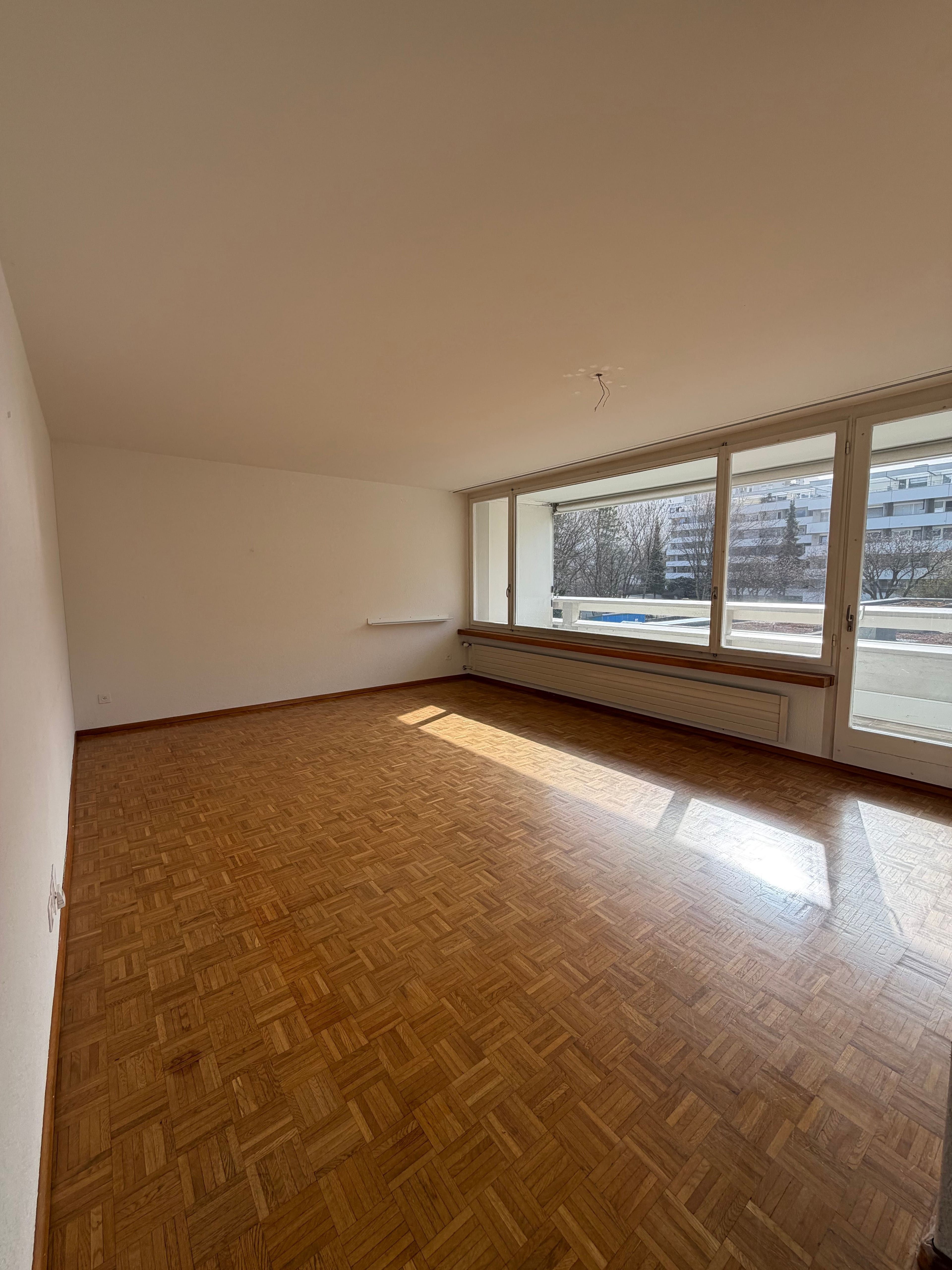 Helle 4.5-Zimmer-Wohnung mit Balkon in Chur - kein Baurecht - Bild 1