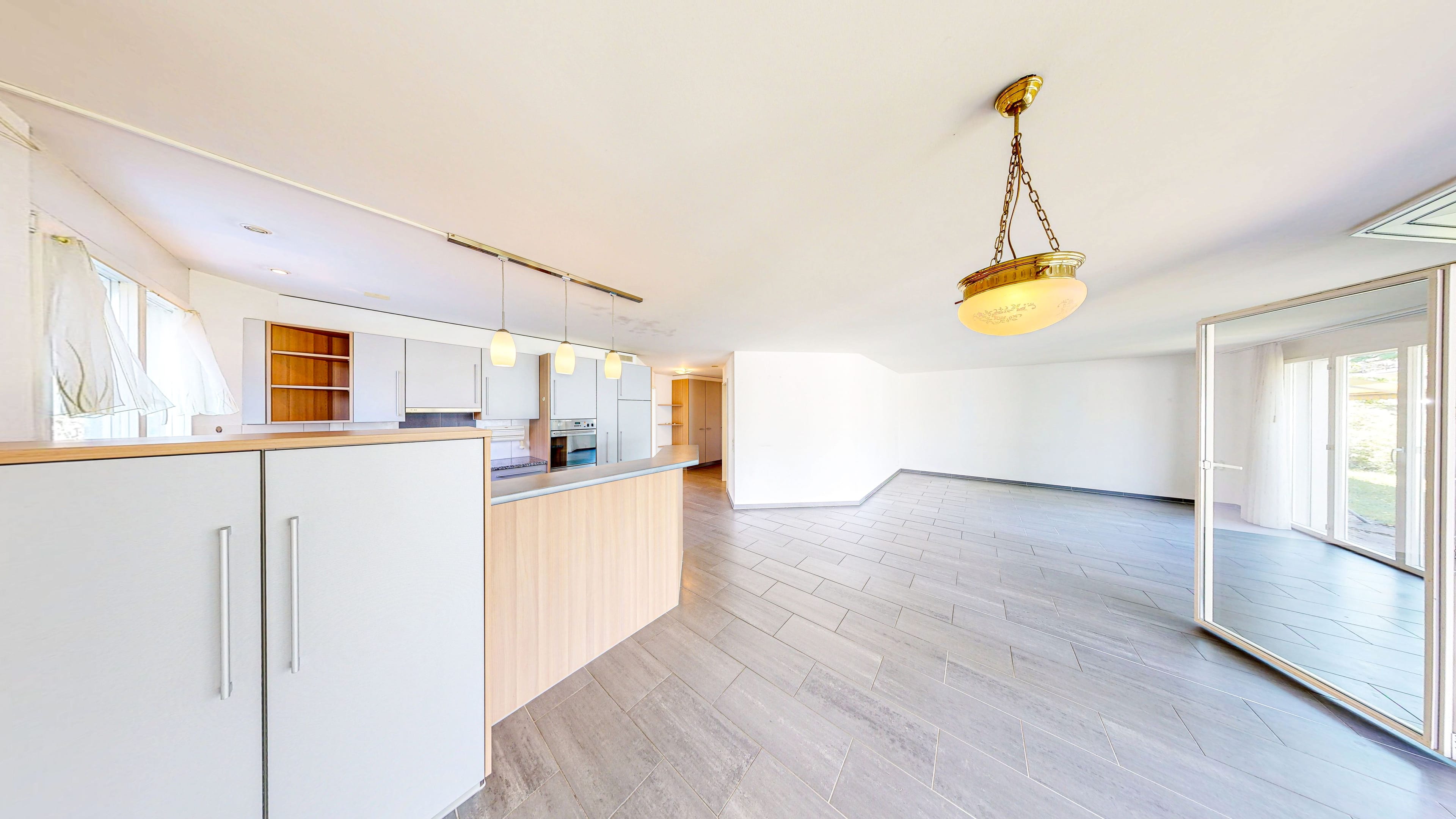 Helle 4.5-Zimmer-Gartenwohnung mit Terrasse in Münsingen zu verkaufen - 1