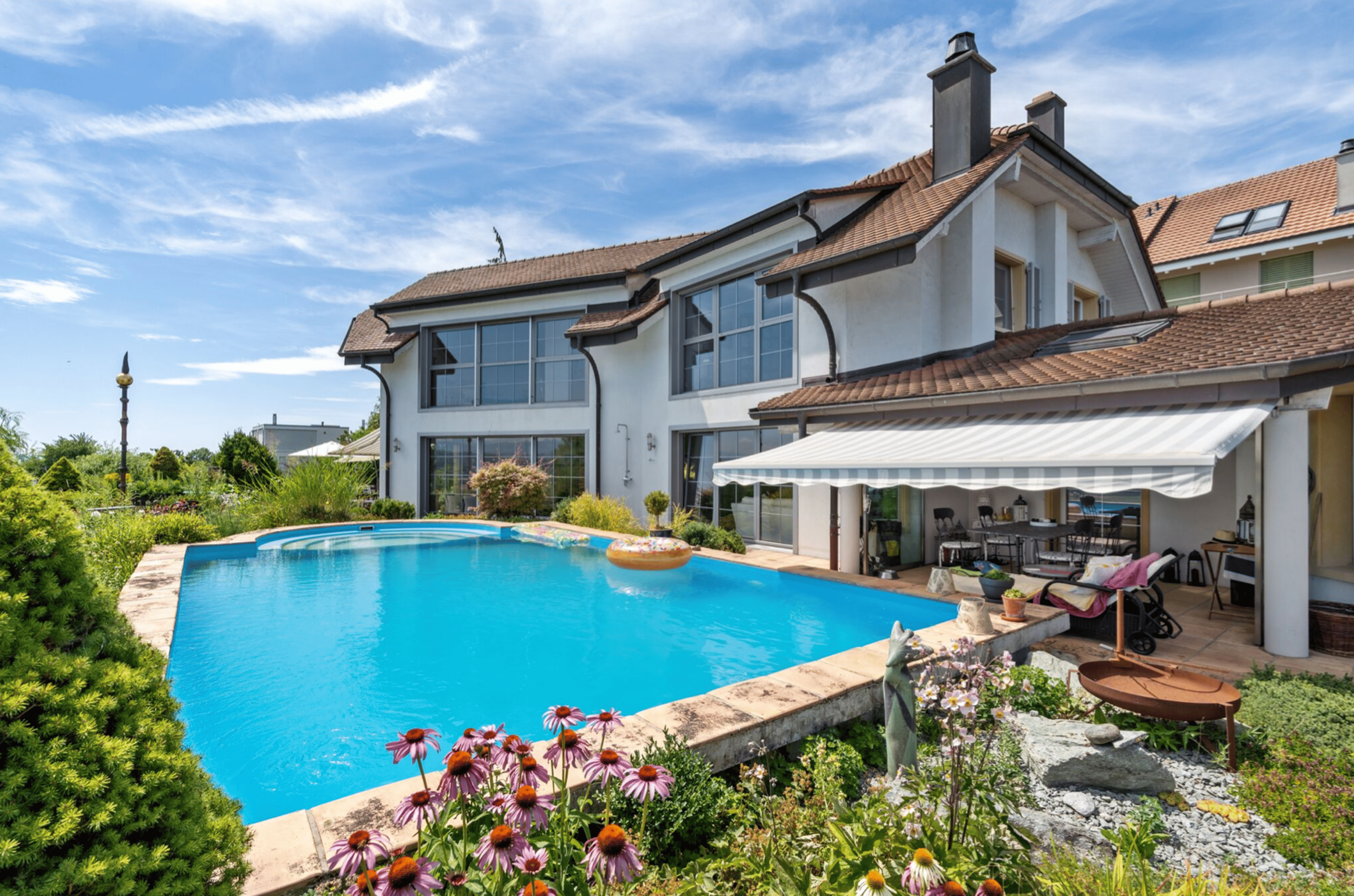 11-Zimmer-Villa mit Pool und Panoramaseesicht in Bellerive kaufen - Bild 1