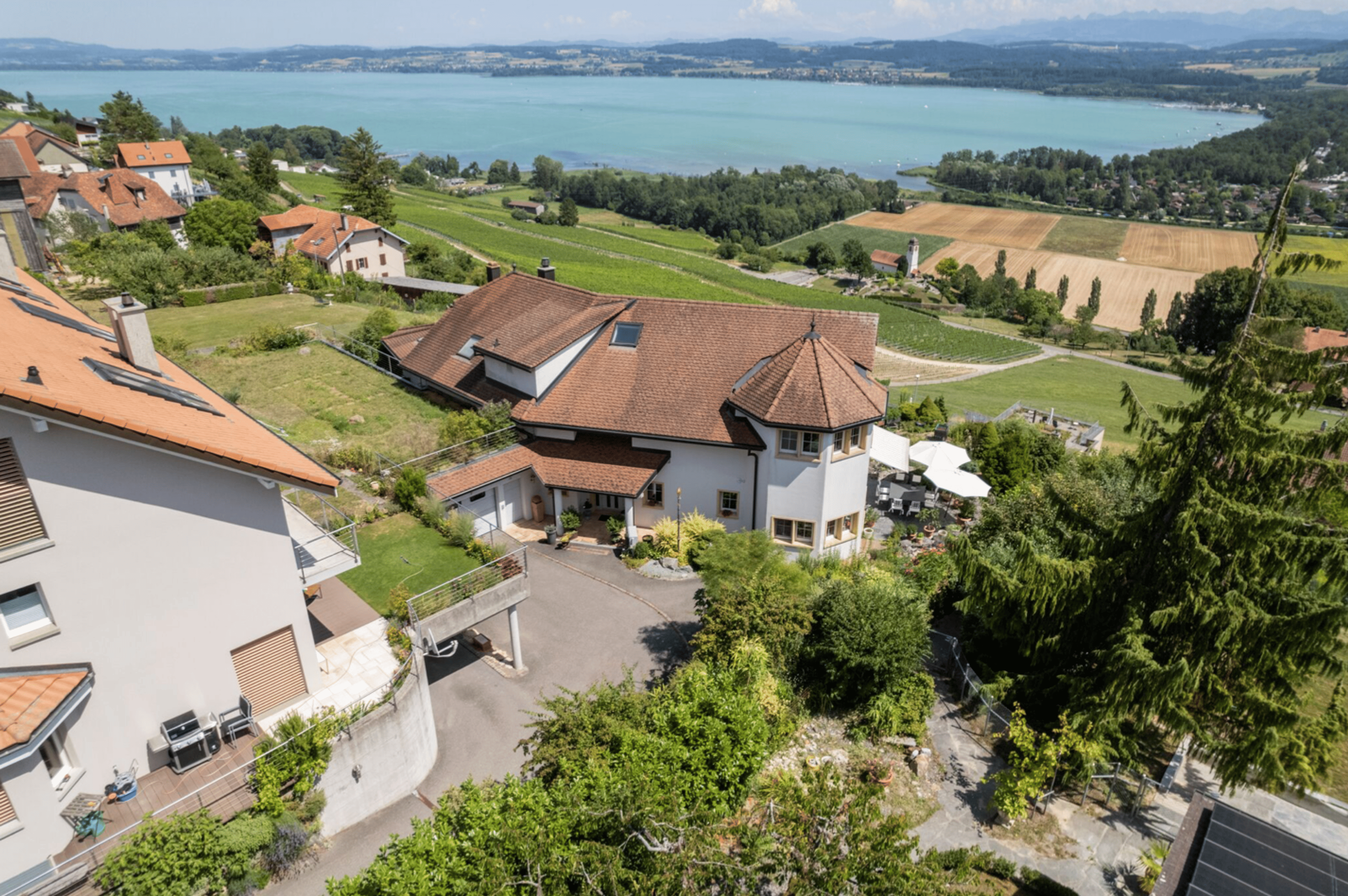 11-Zimmer-Villa mit Pool und Panoramaseesicht in Bellerive kaufen - 9