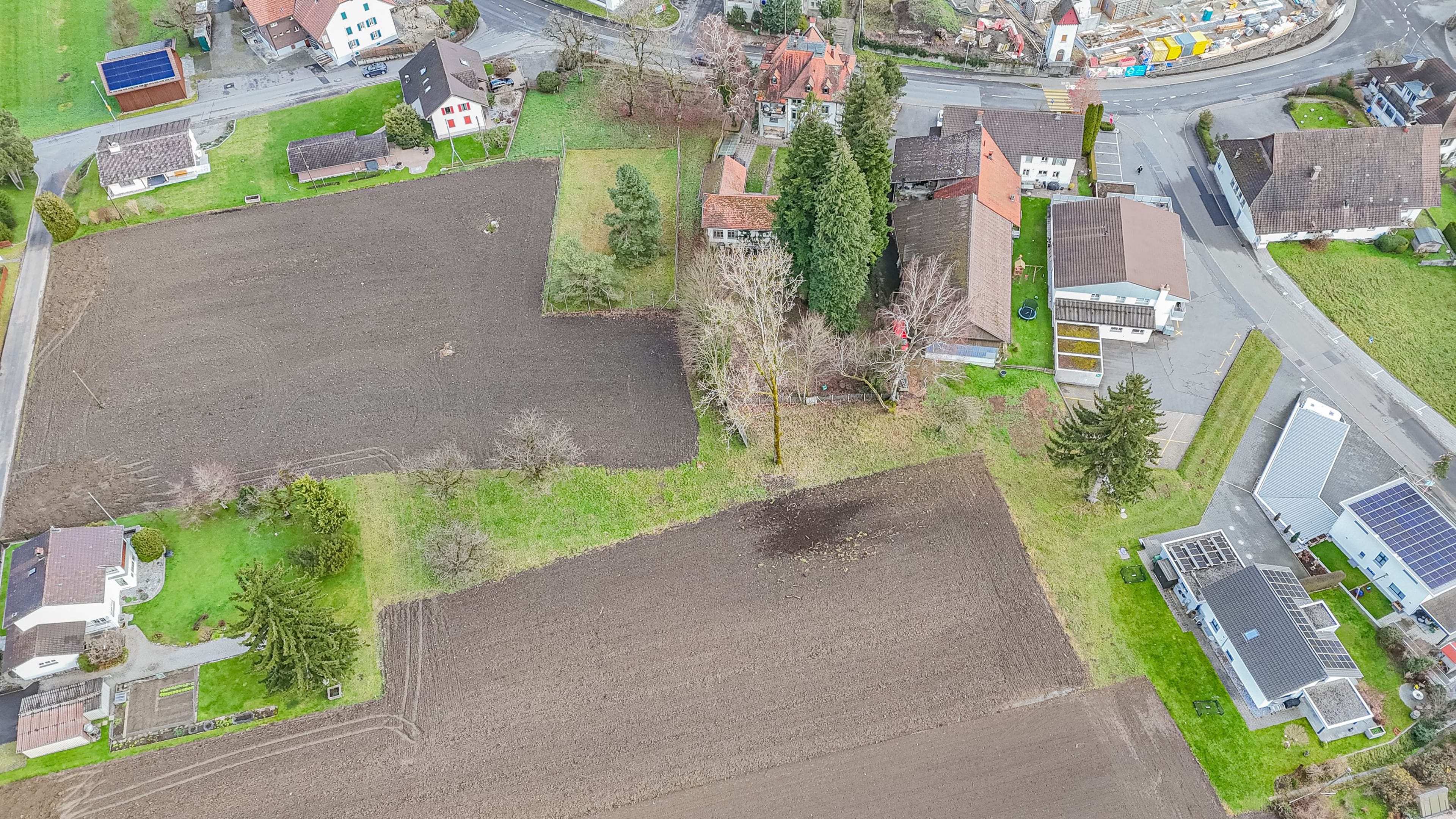 Fabrikantenvilla mit drei Wohnungen inkl. Baulandreserve und Landwirtschaftsland - Bild 3