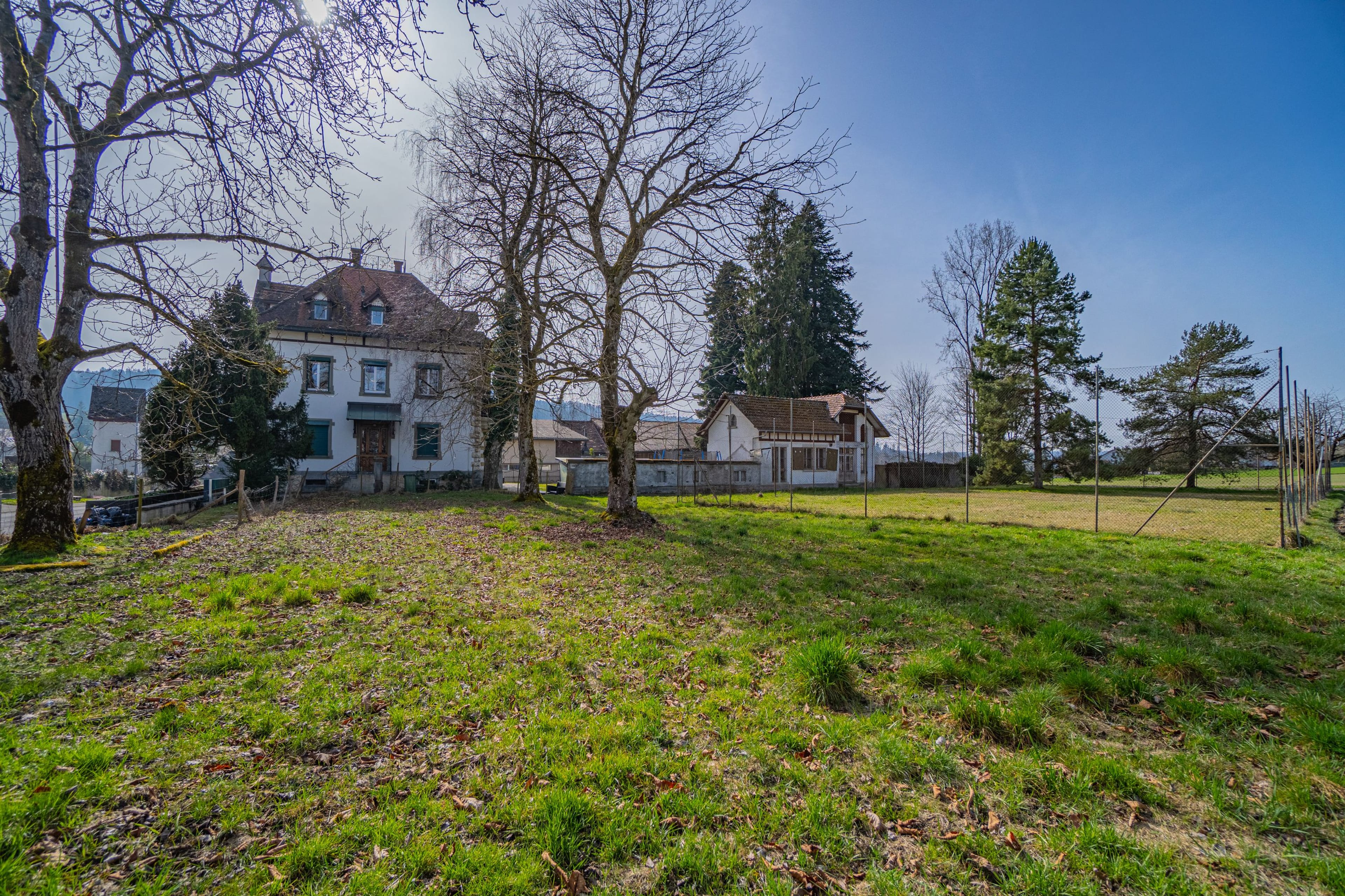 Fabrikantenvilla mit drei Wohnungen inkl. Baulandreserve und Landwirtschaftsland - Bild 5