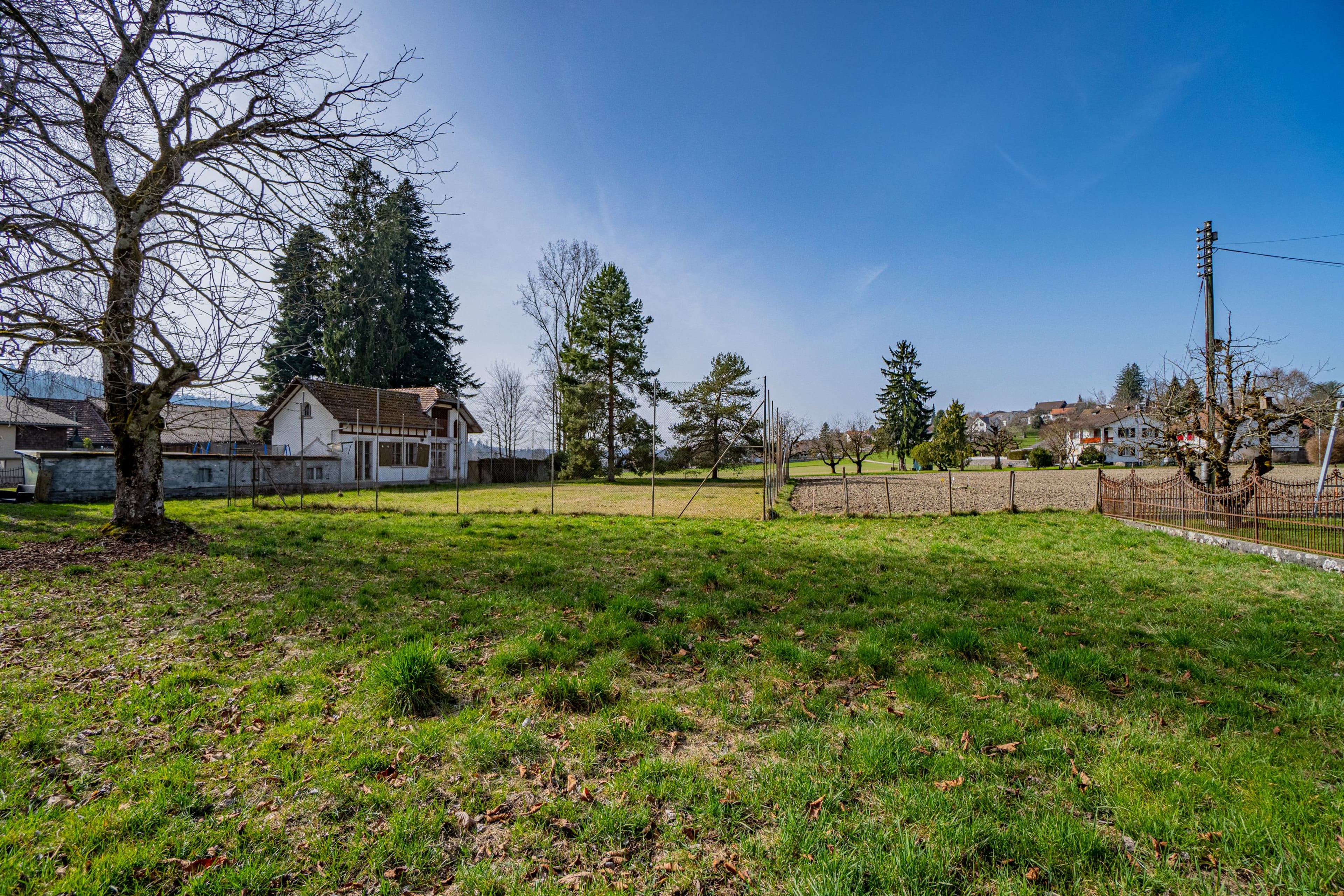 Fabrikantenvilla mit drei Wohnungen inkl. Baulandreserve und Landwirtschaftsland - Bild 6