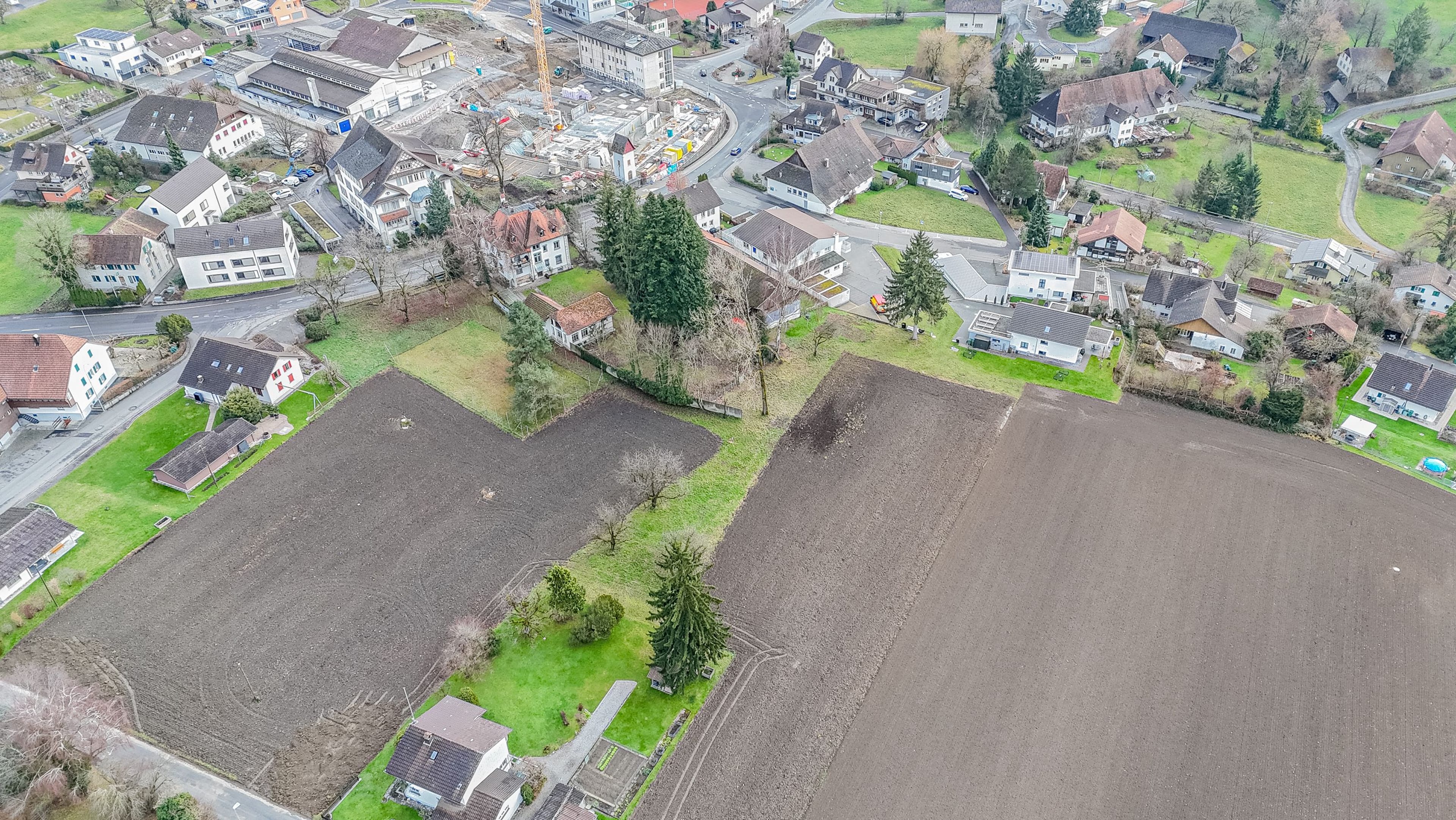 Fabrikantenvilla mit drei Wohnungen inkl. Baulandreserve und Landwirtschaftsland - Bild 4