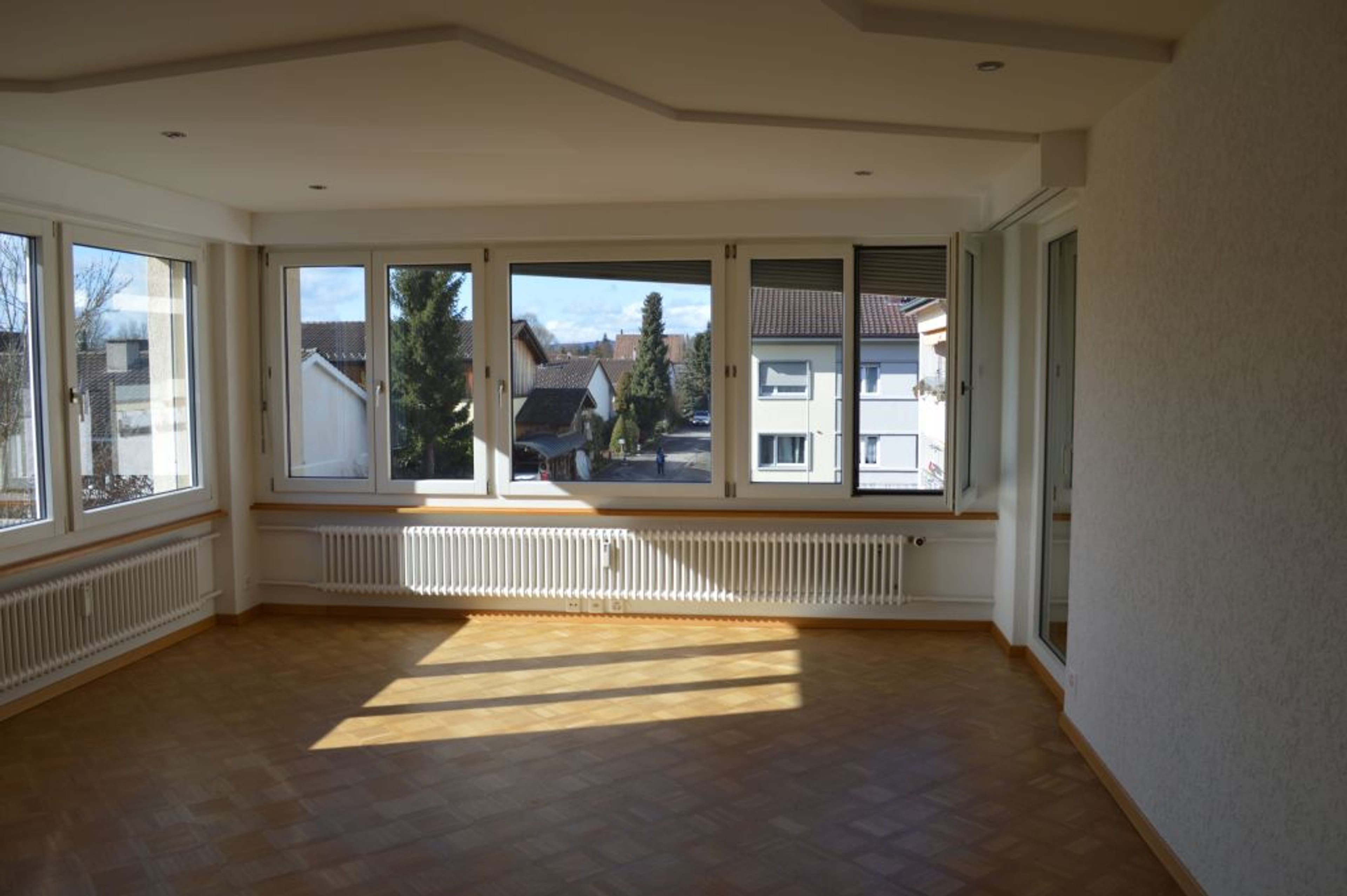 Helle 4½-Zimmer-Wohnung mit grossem Balkon in Utzenstorf kaufen - Bild 2