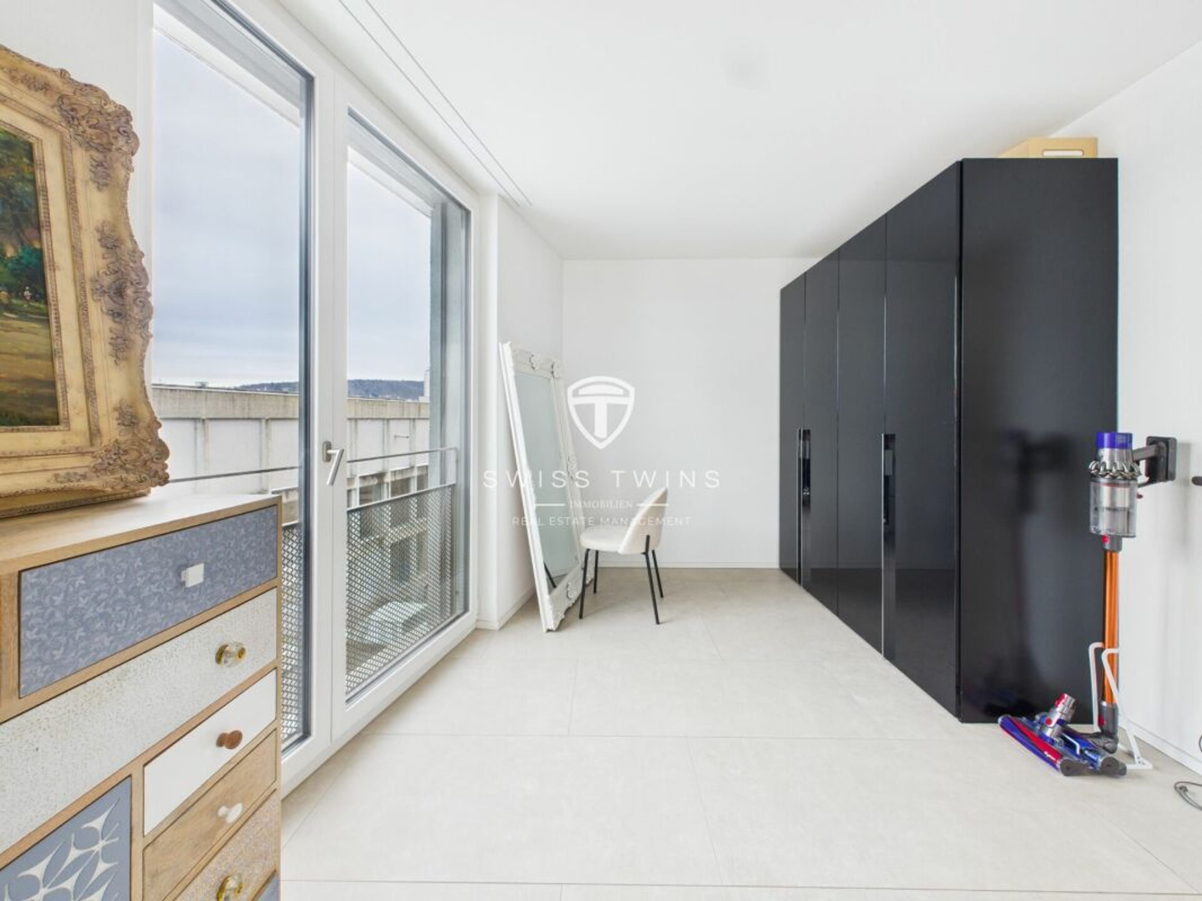 Moderne 3.5-Zimmer-Penthousewohnung mit Loggia in Zürich - Bild 6