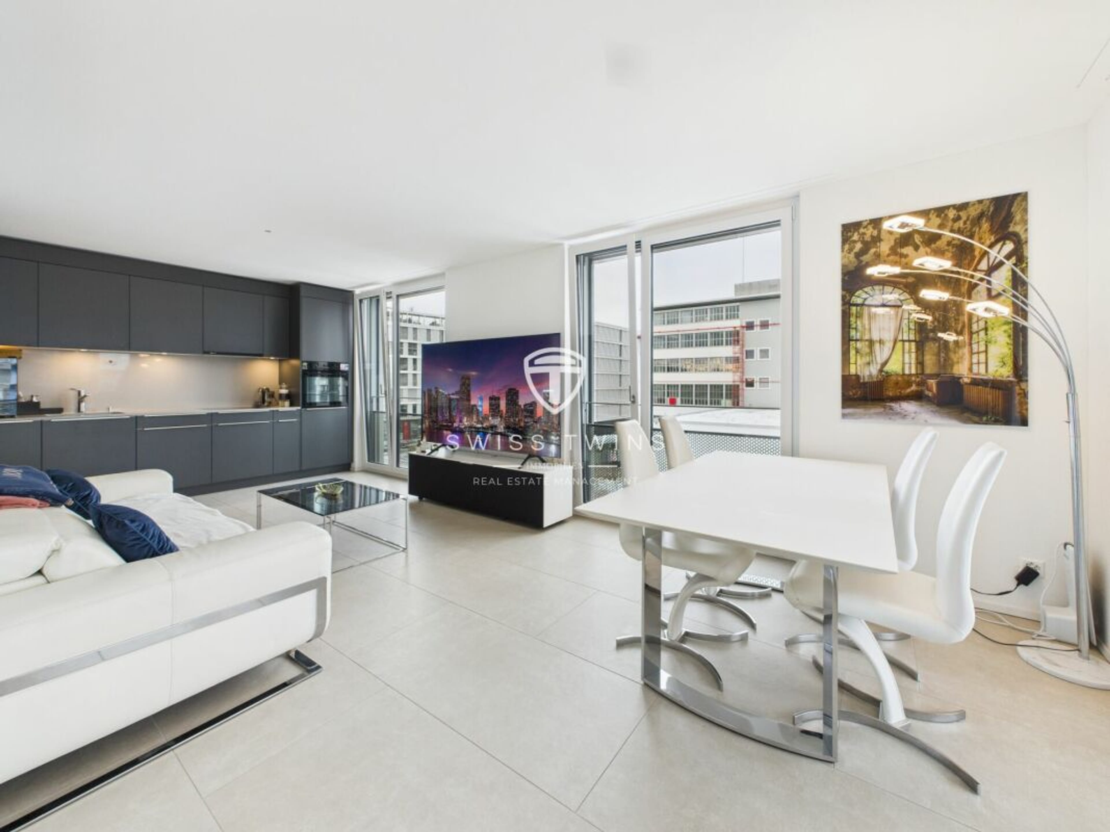 Moderne 3.5-Zimmer-Penthousewohnung mit Loggia in Zürich - Bild 1