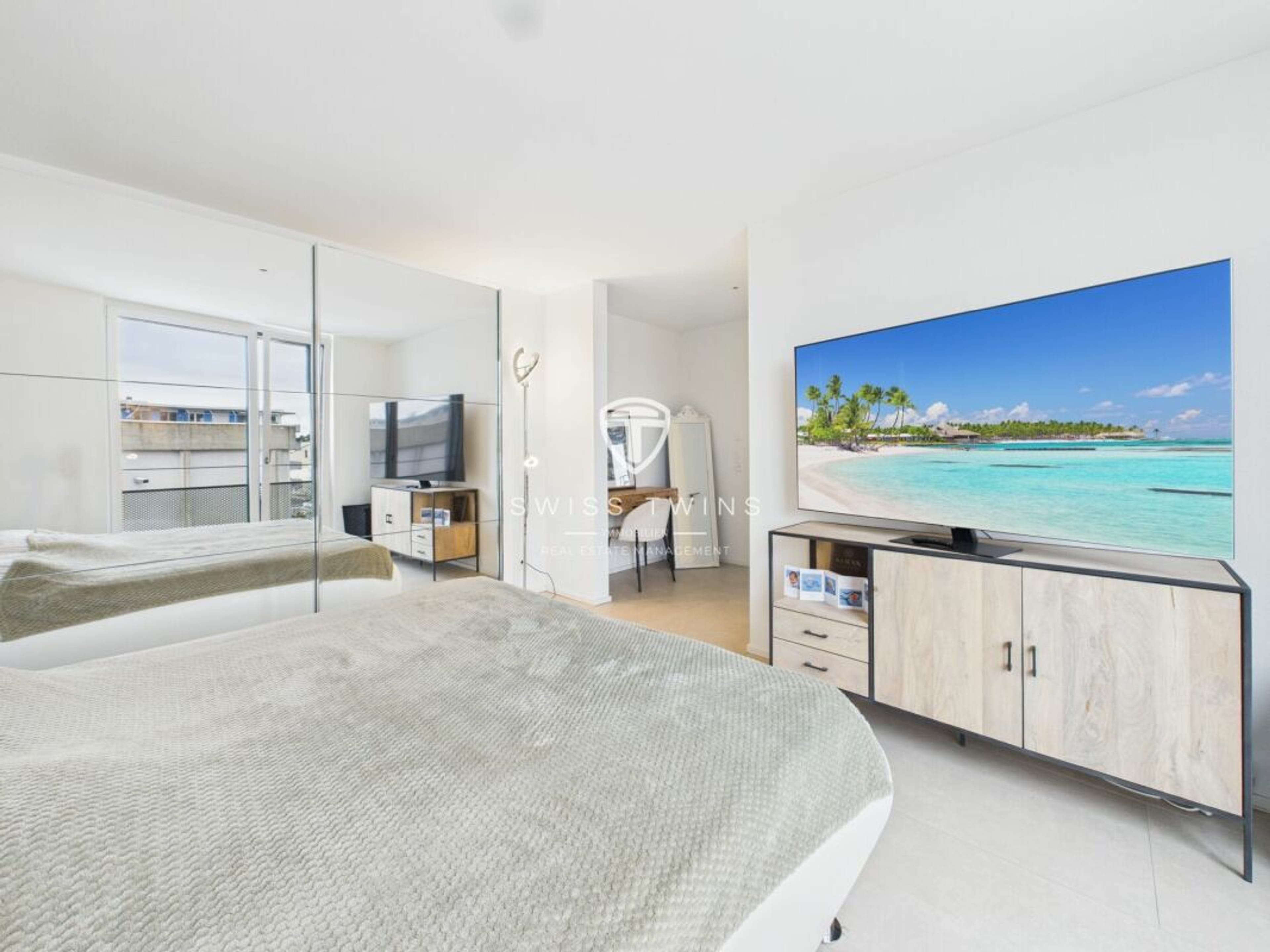 Moderne 3.5-Zimmer-Penthousewohnung mit Loggia in Zürich - Bild 5