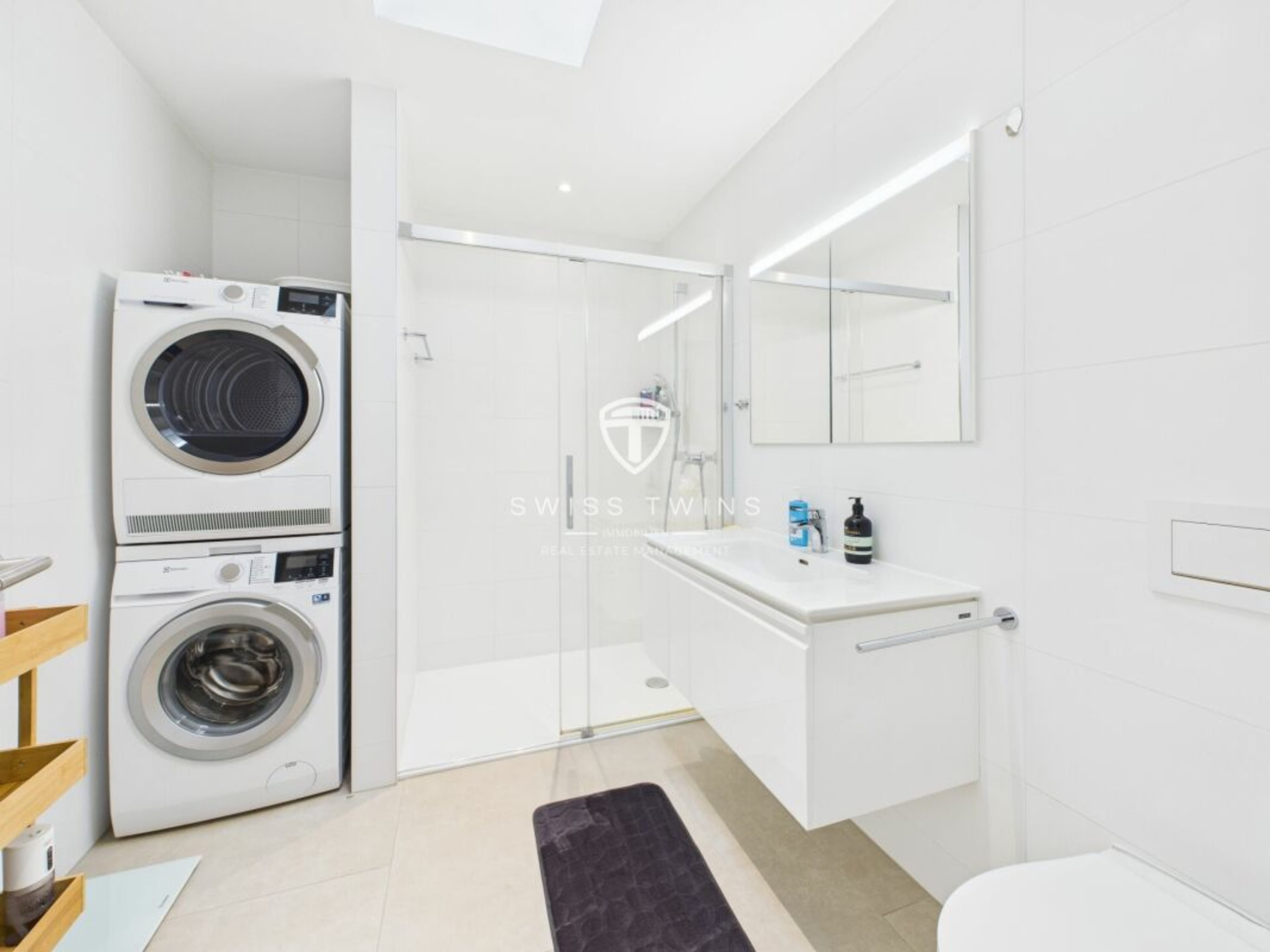 Moderne 3.5-Zimmer-Penthousewohnung mit Loggia in Zürich - 12
