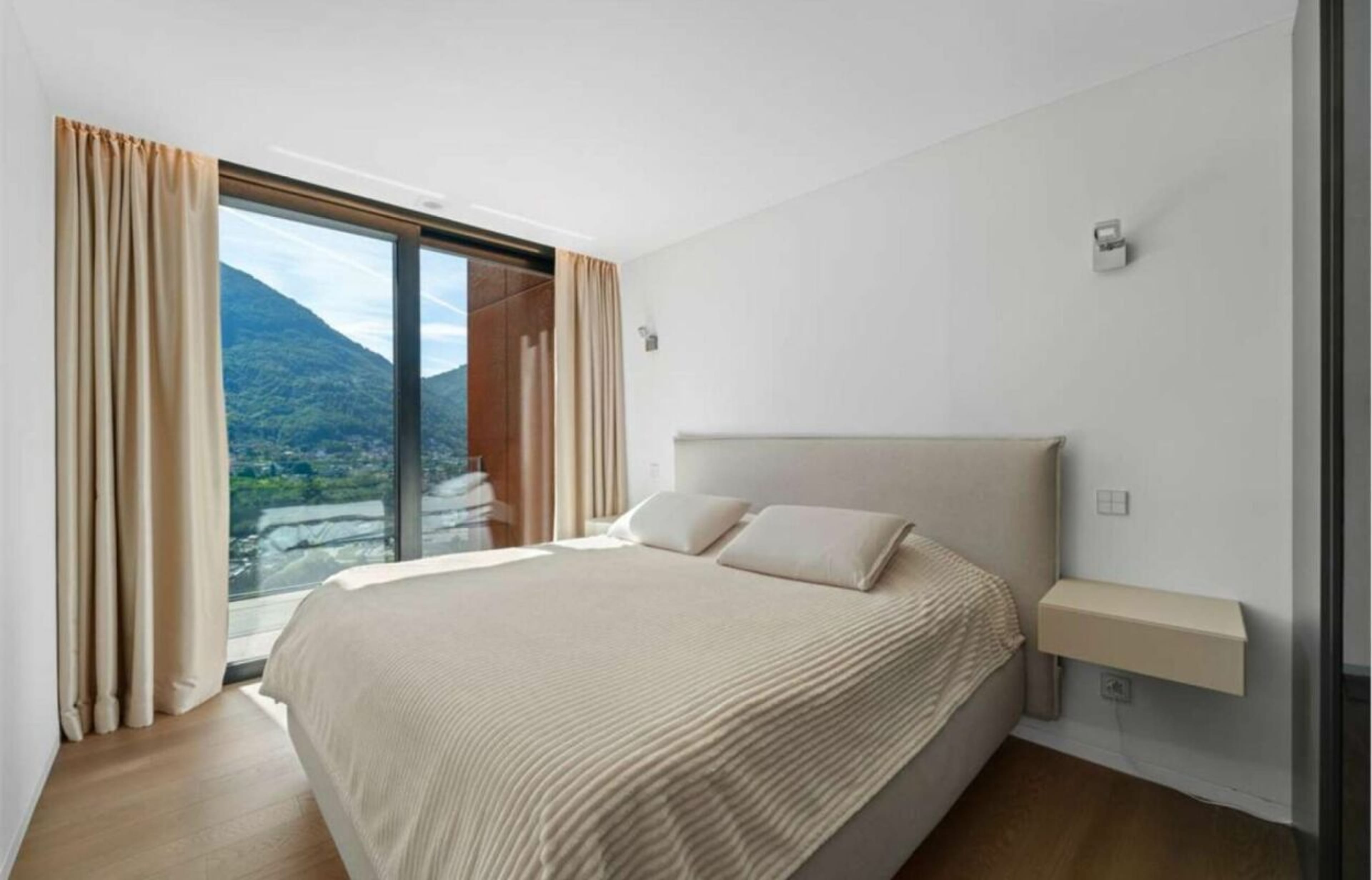4.5-Zimmer-Duplex mit Panorama und Garten in Canobbio - Bild 4