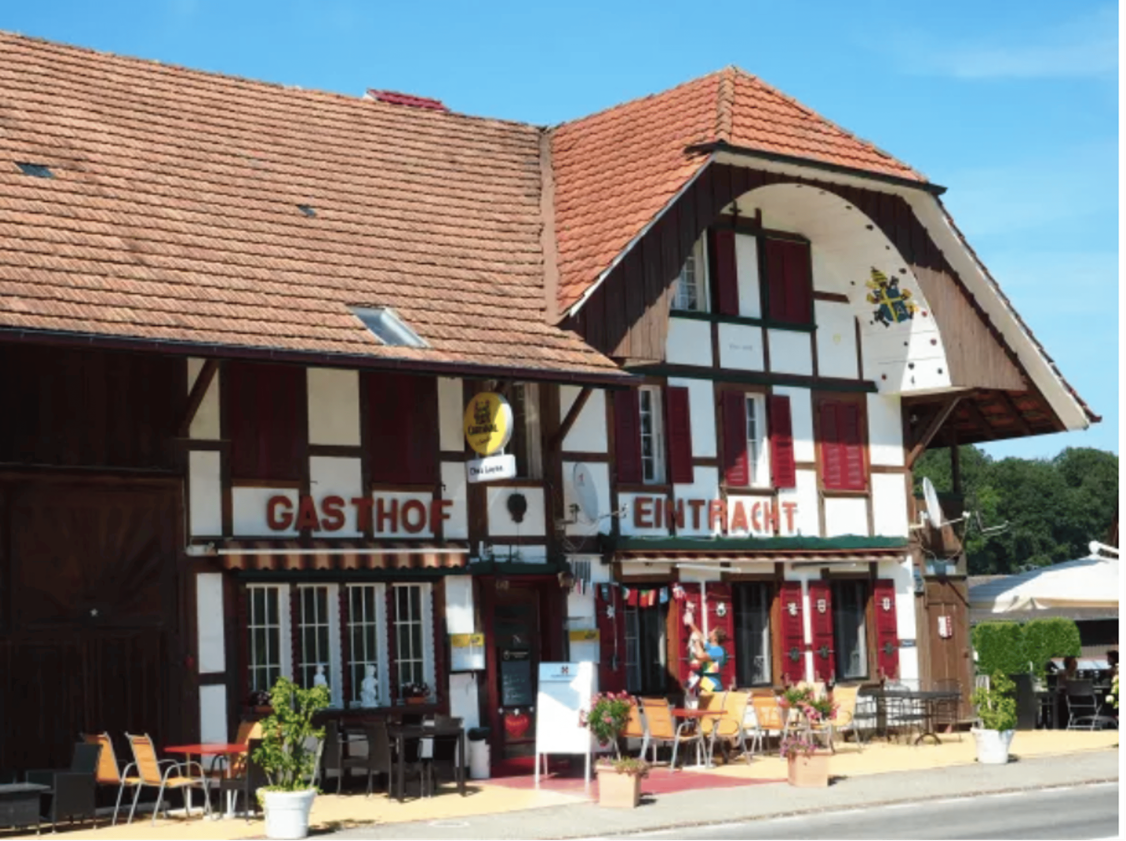 Ertragsstarkes Wohn-Gewerbehaus, 3 Einheiten, 120 Parkplätze - Bild 1
