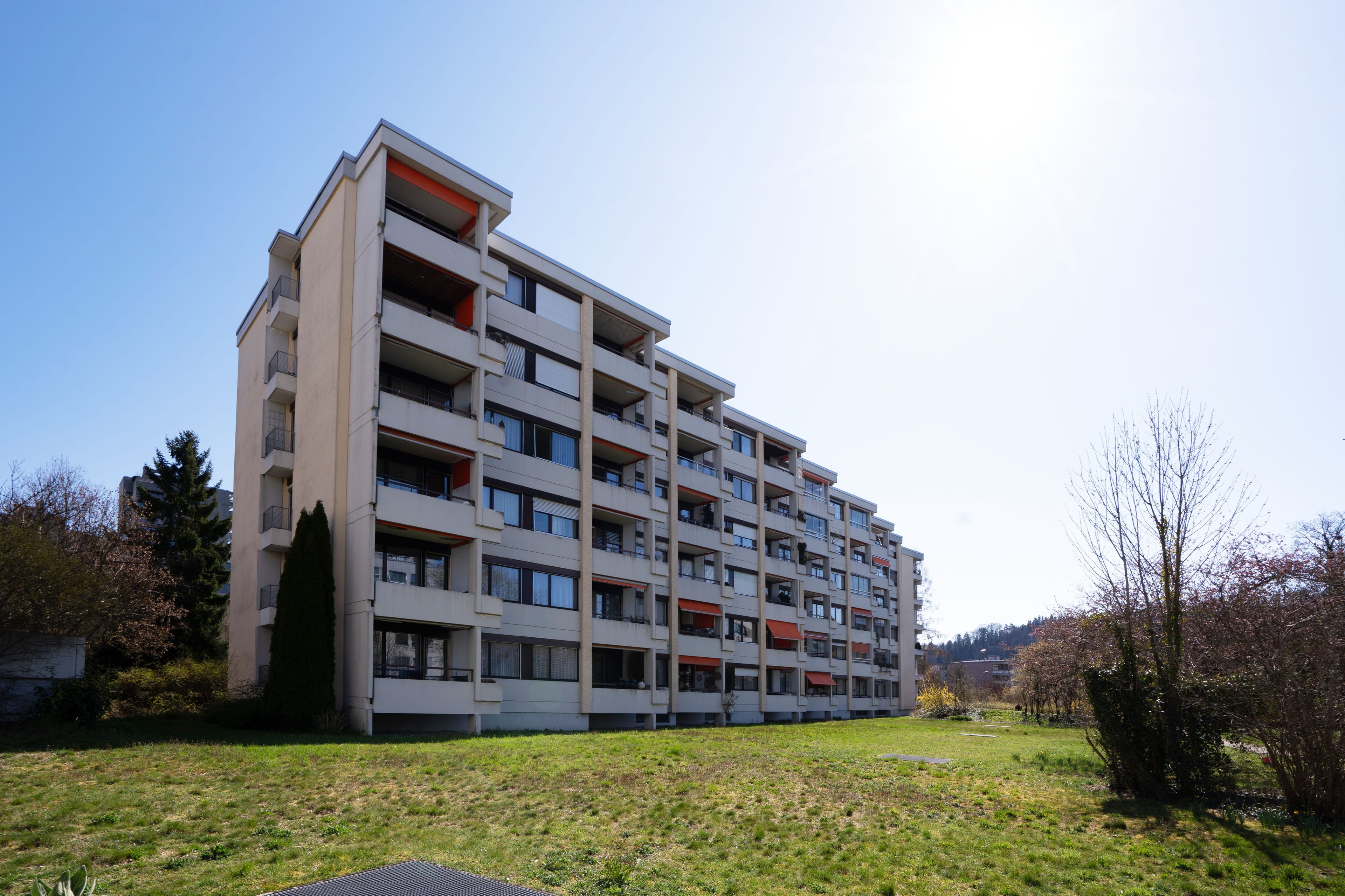 3.5-Zimmer-Wohnung im 6. OG mit Balkon in Hinterkappelen - Bild 1