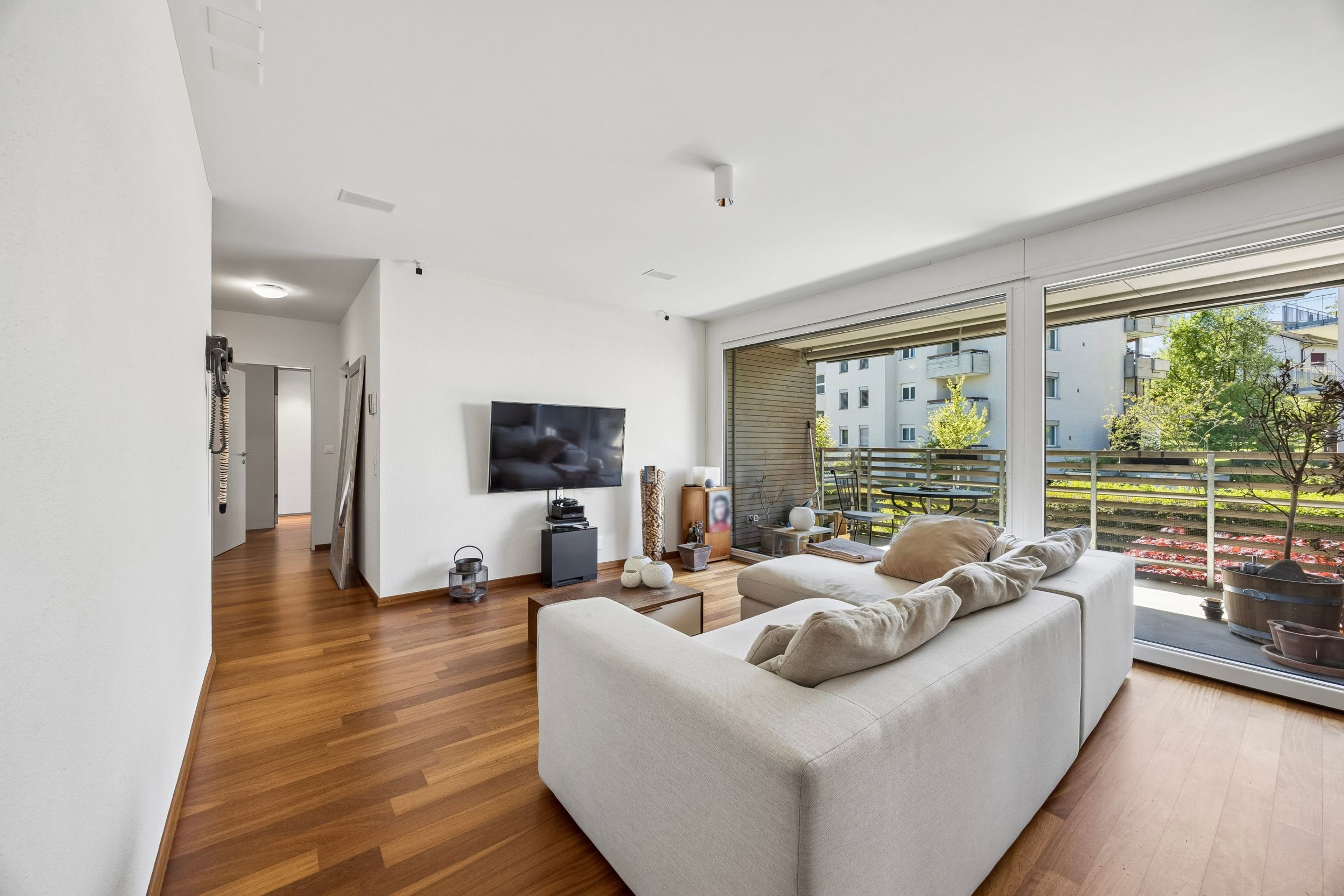 Hochwertige 3.5-Zimmer-Wohnung mit Balkon in Rümlang kaufen - Bild 4