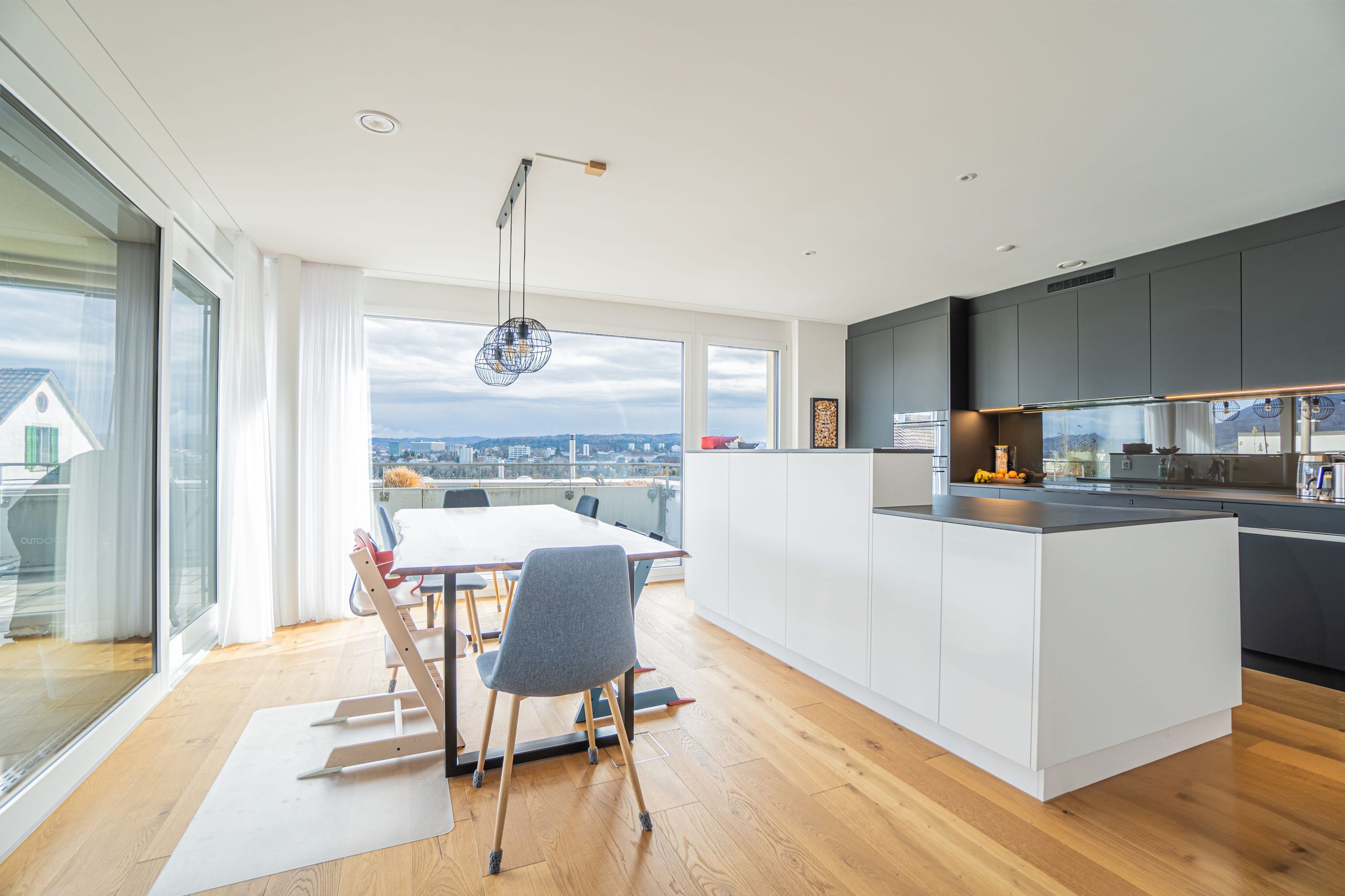 4.5-Zimmer-Terrassenwohnung mit Weitblick in Rombach kaufen - Bild 1