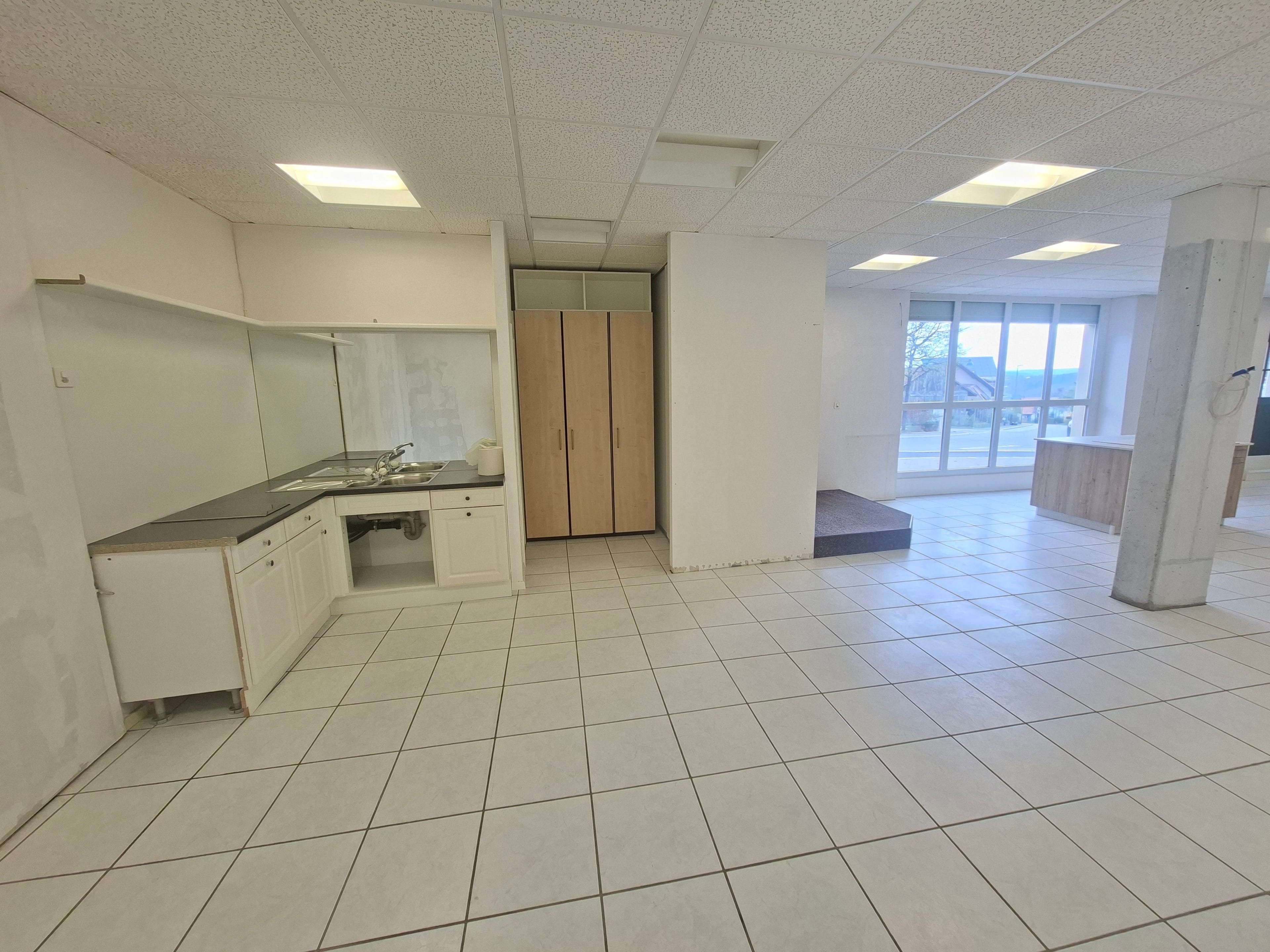 91 m² Gewerbefläche mit Parkplatz in Nuglar mieten - Bild 8