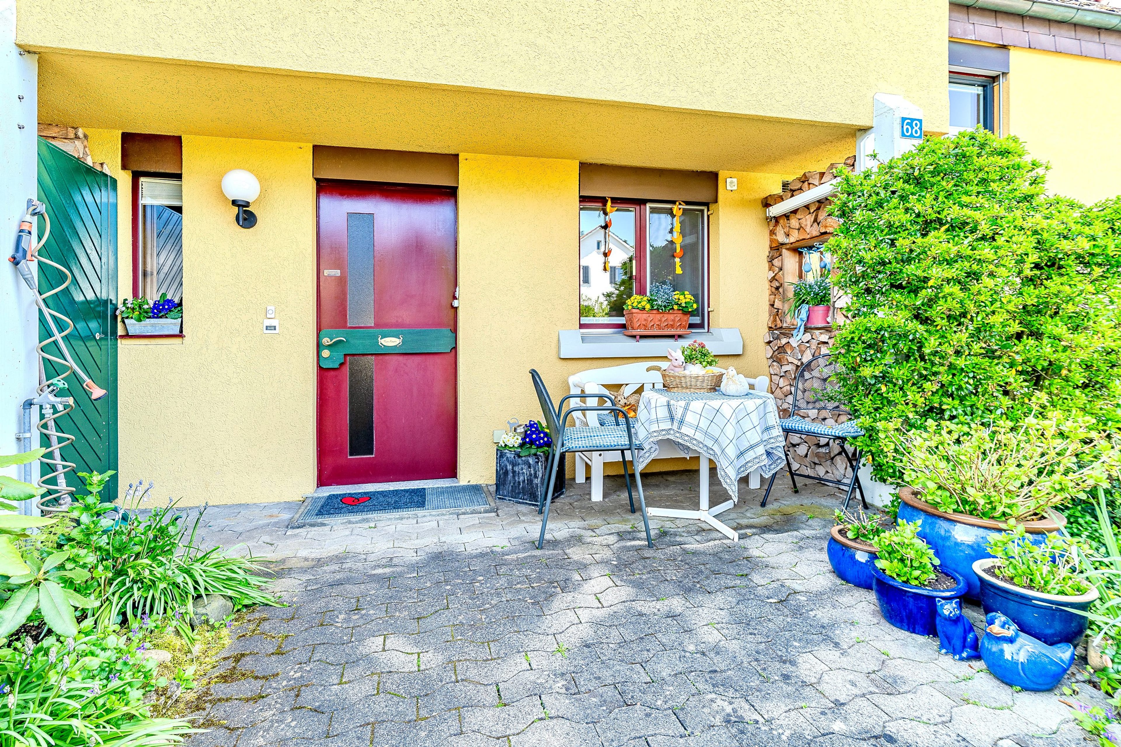 5.5-Zi.-Reihenmittelhaus mit sonnigem Garten in Neftenbach - Bild 4