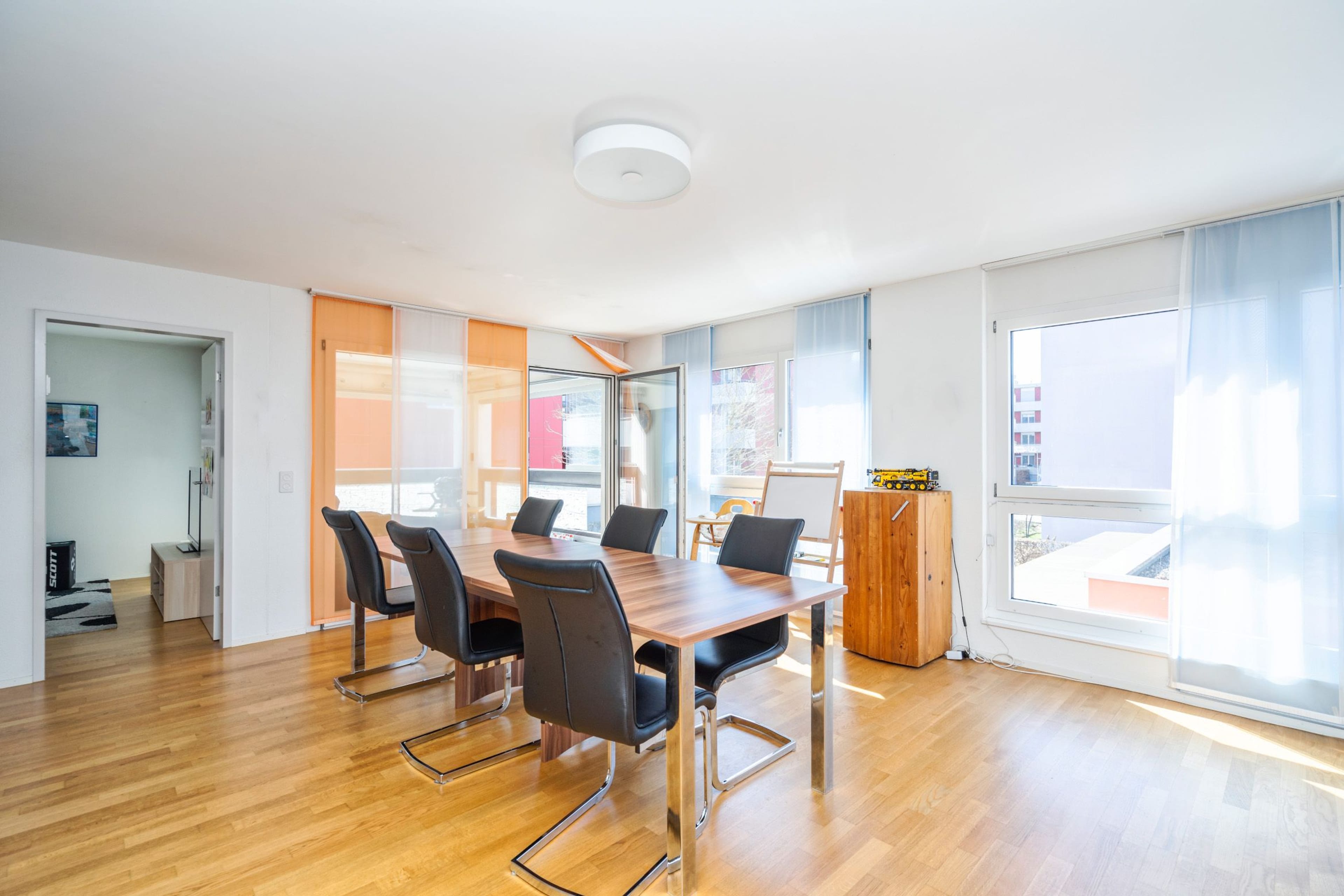 4.5-Zimmer-Wohnung mit Bastelraum und Einstellhallenplatz - 3