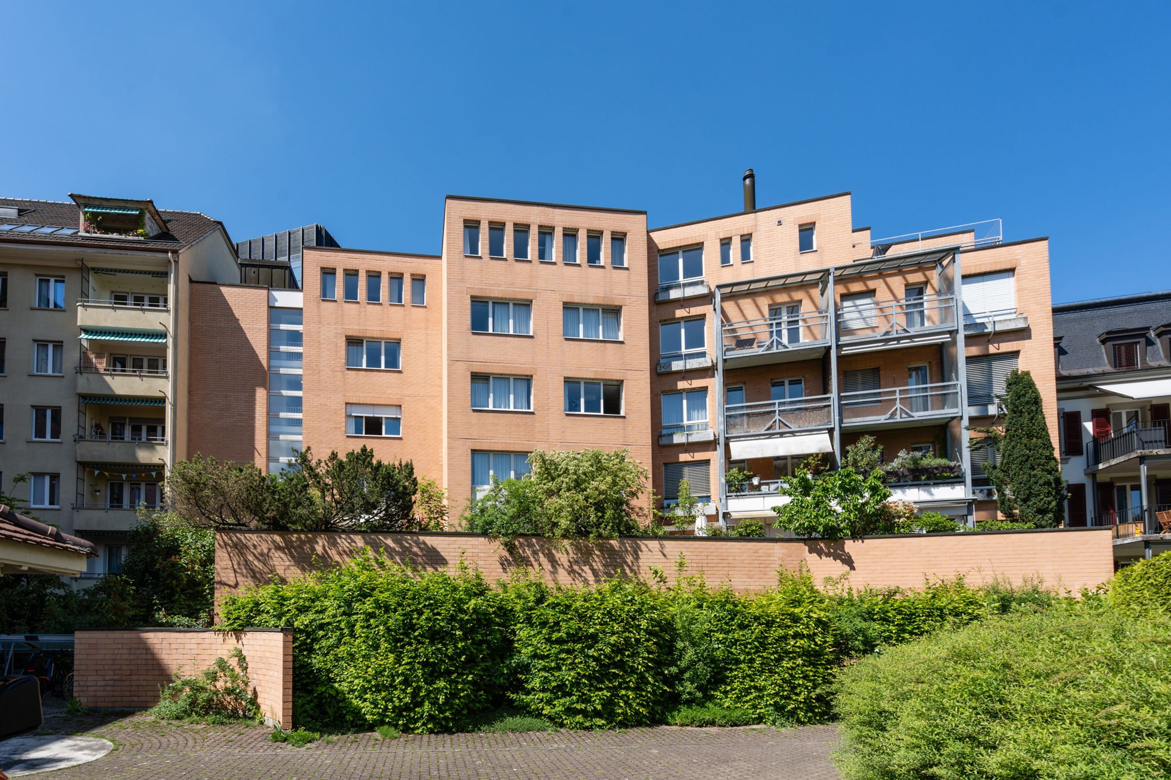 Immobilienanlage mit Wohn- und Gewerbefläche - 1