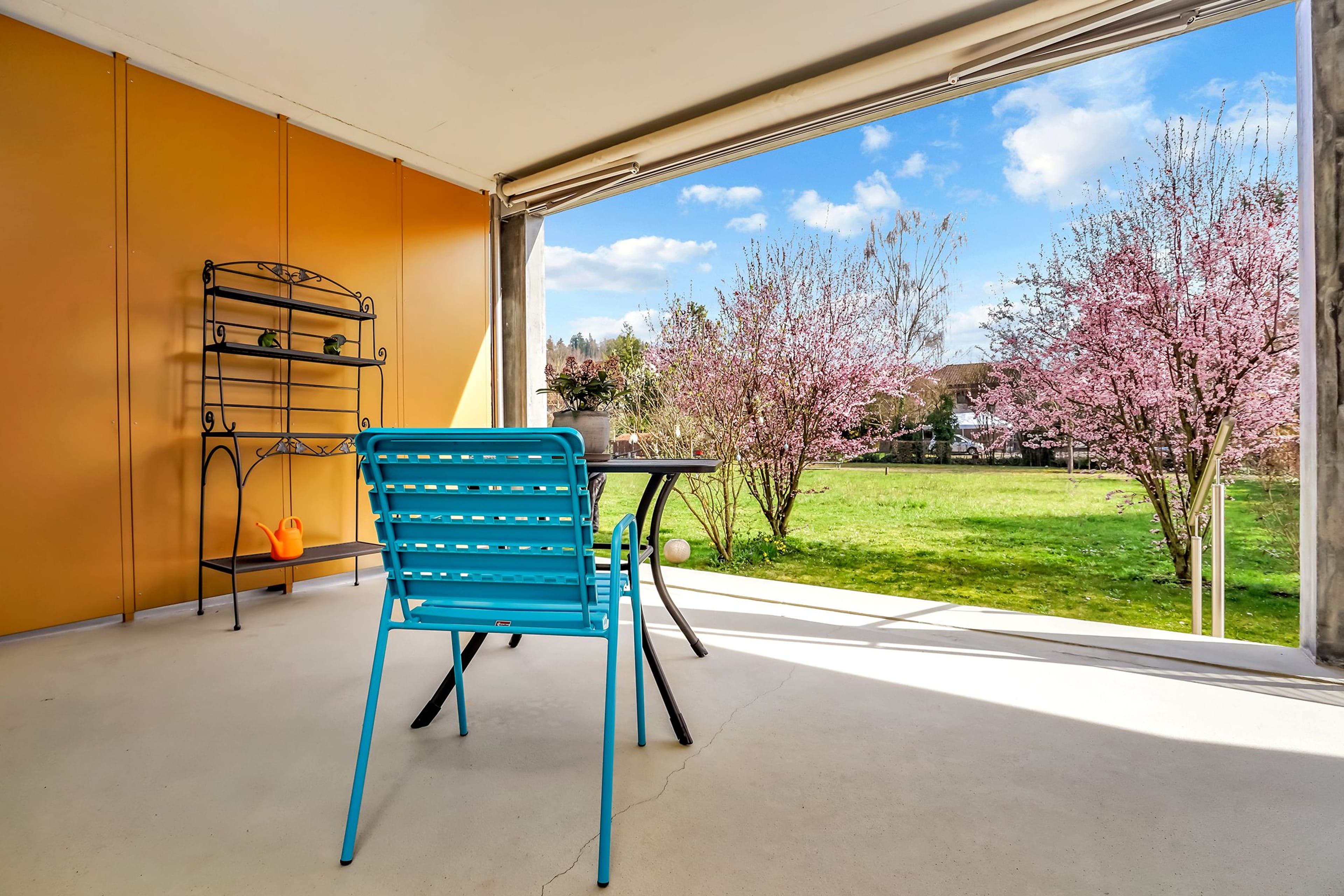 3.5-Zimmer-Wohnung mit Gartenanteil und Einstellhallenplatz - Bild 1