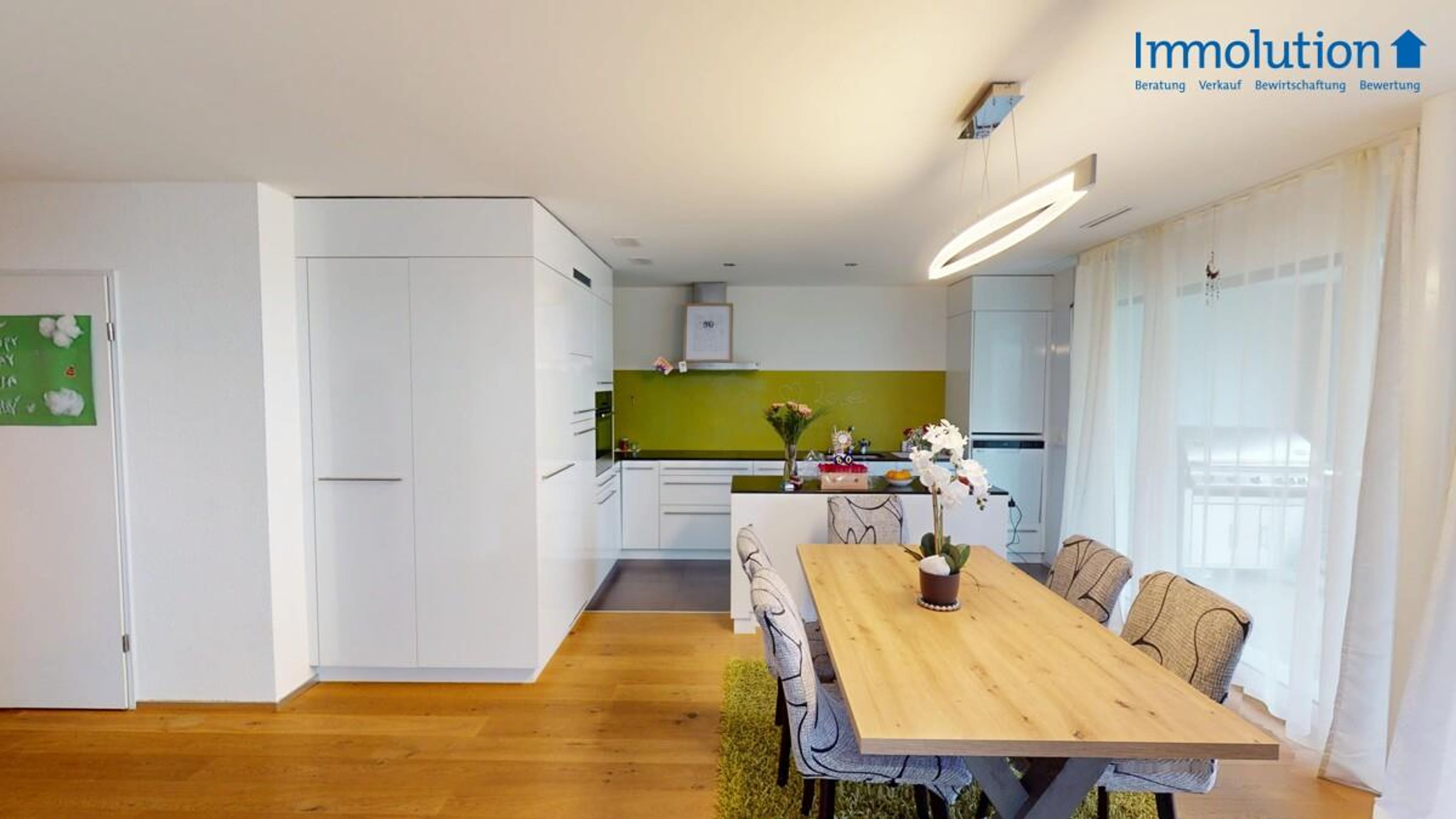 Helle 4.5-Zimmer-Gartenwohnung mit Sitzplatz in Sirnach - Bild 2