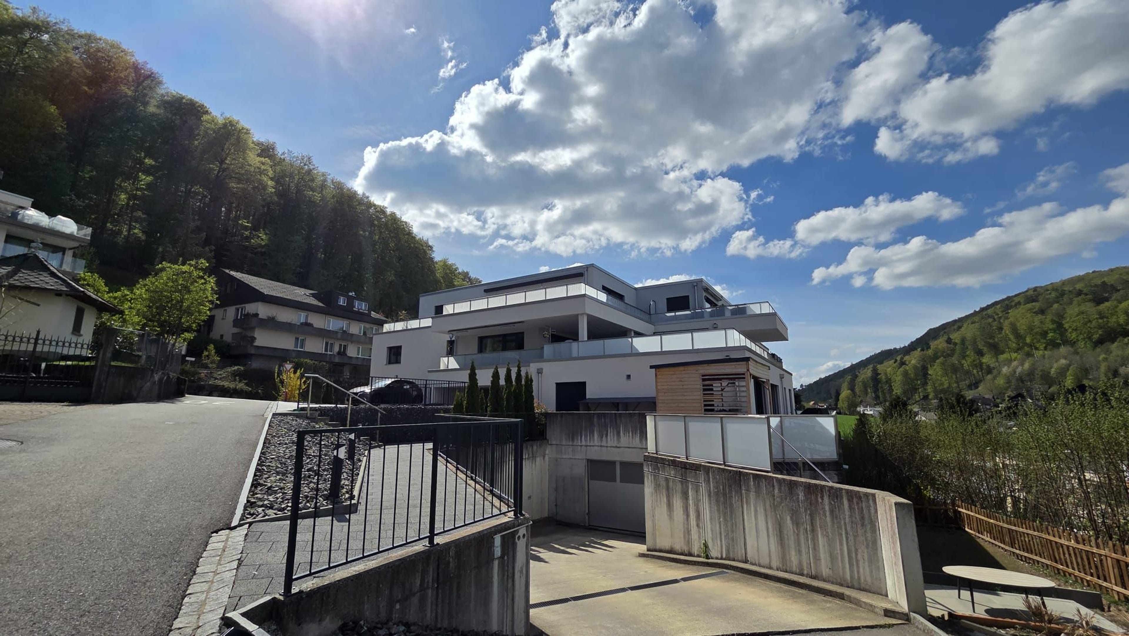 Moderne 2.5-Zi.-Wohnung mit Terrasse in Kehrsatz - Bild 1