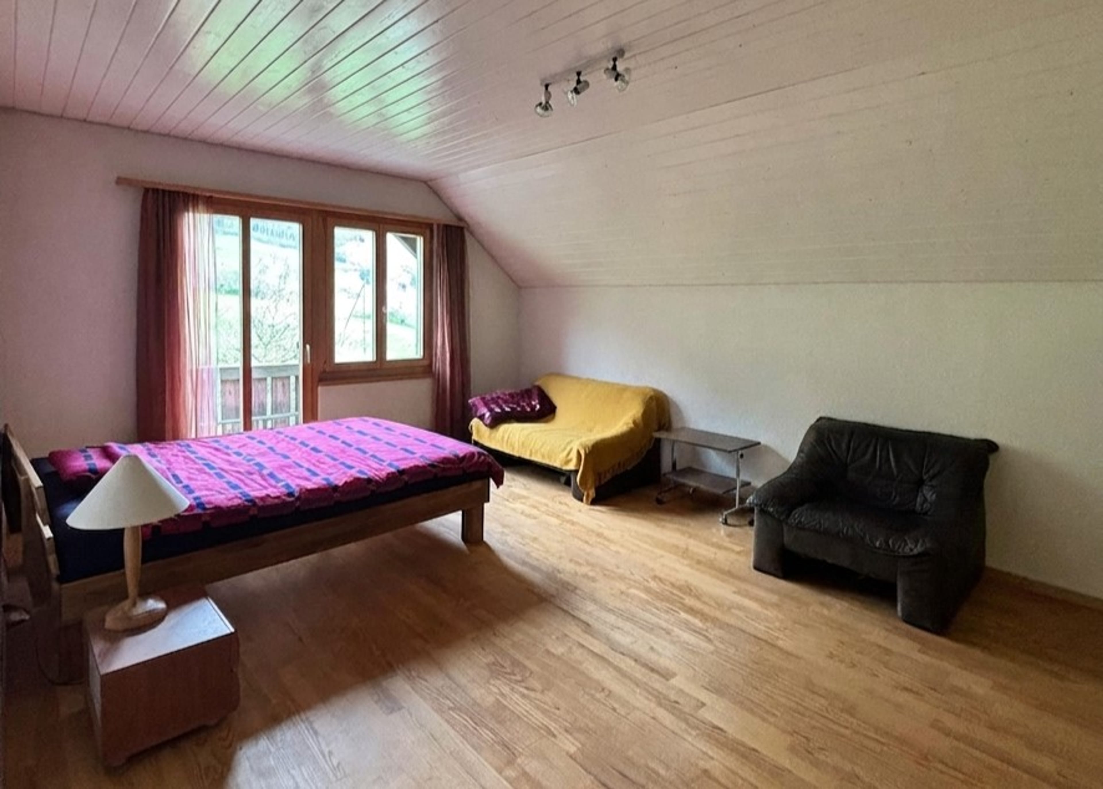 6.5-Zimmer Einfamilienhaus mit Einliegerwohnung und Fernsicht in Rumisberg - Bild 7