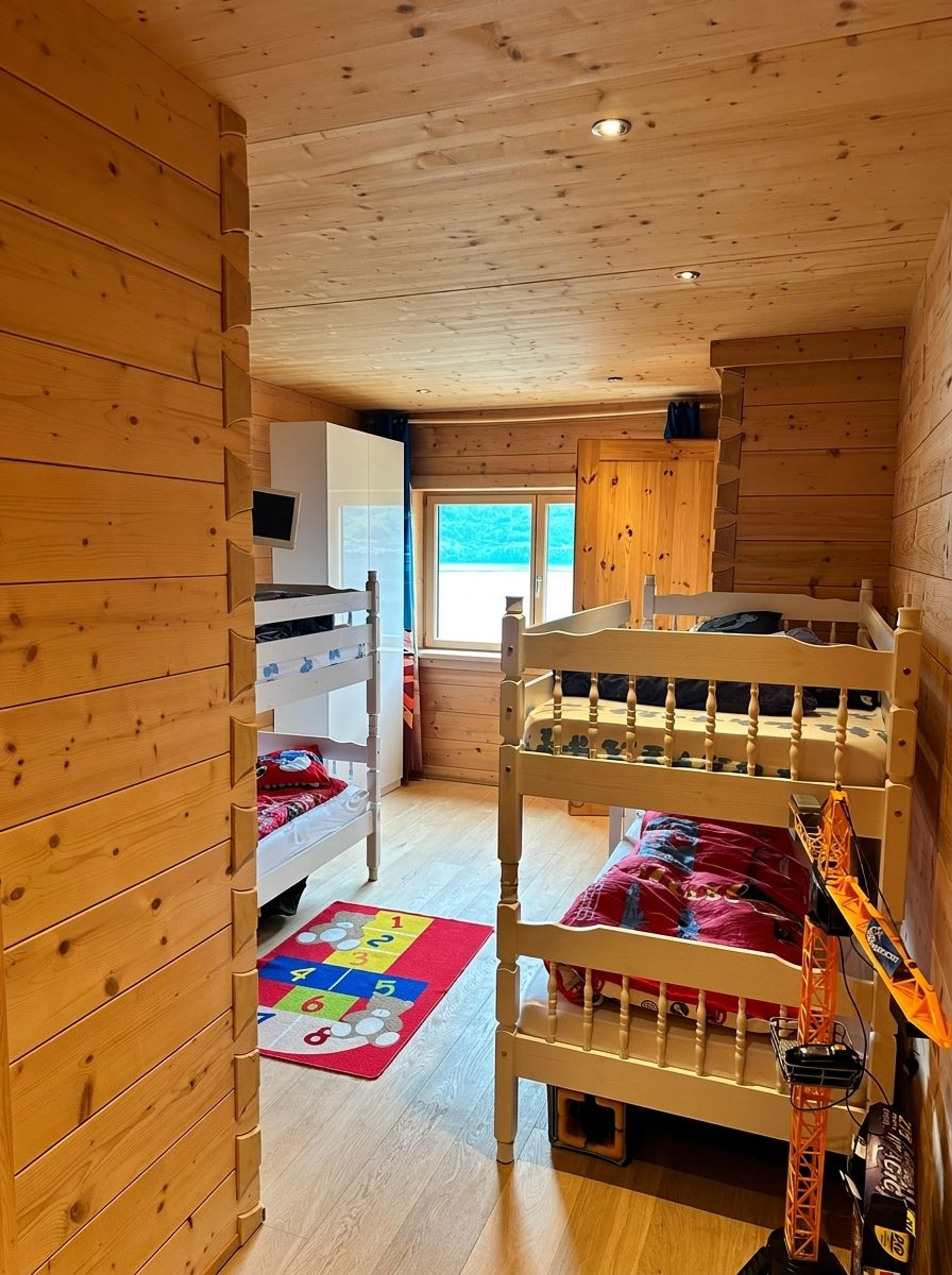 7.5-Zimmer-Chalet mit Panorama & Terrasse in Gersau kaufen - Bild 8
