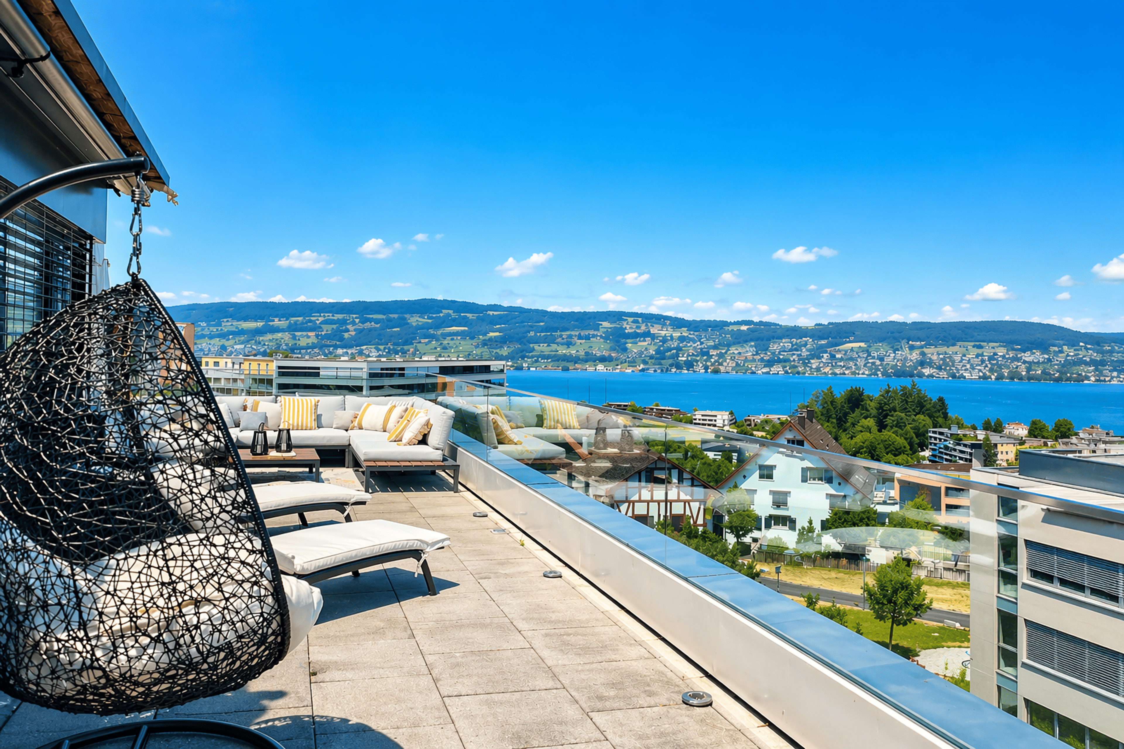 4.5-Zi.-Penthouse mit Seesicht & 150 m² Terrasse, Wädenswil - Bild 1