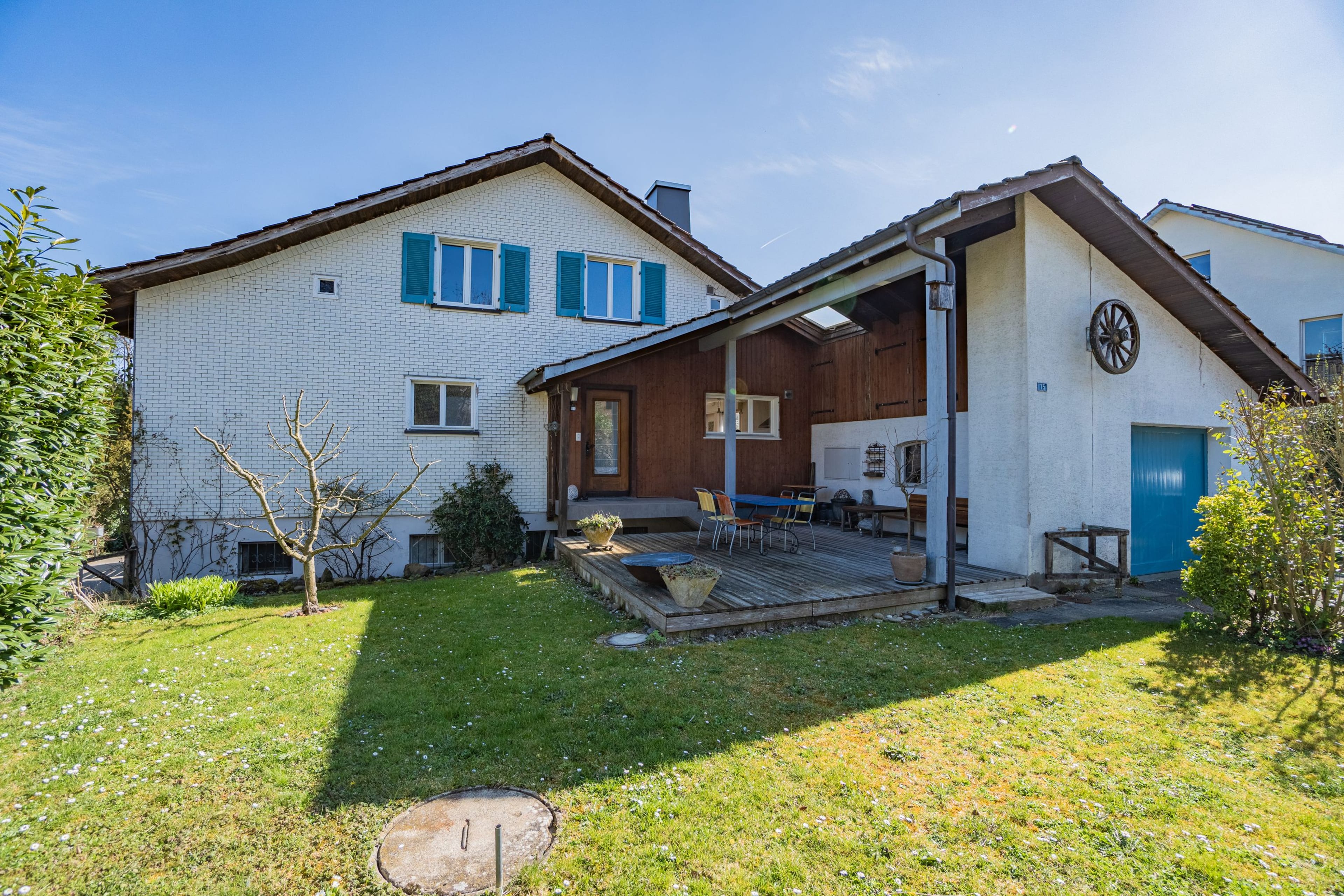 6.5-Zimmer-EFH mit Einliegerwohnung und Garten in Niederweningen - Bild 1