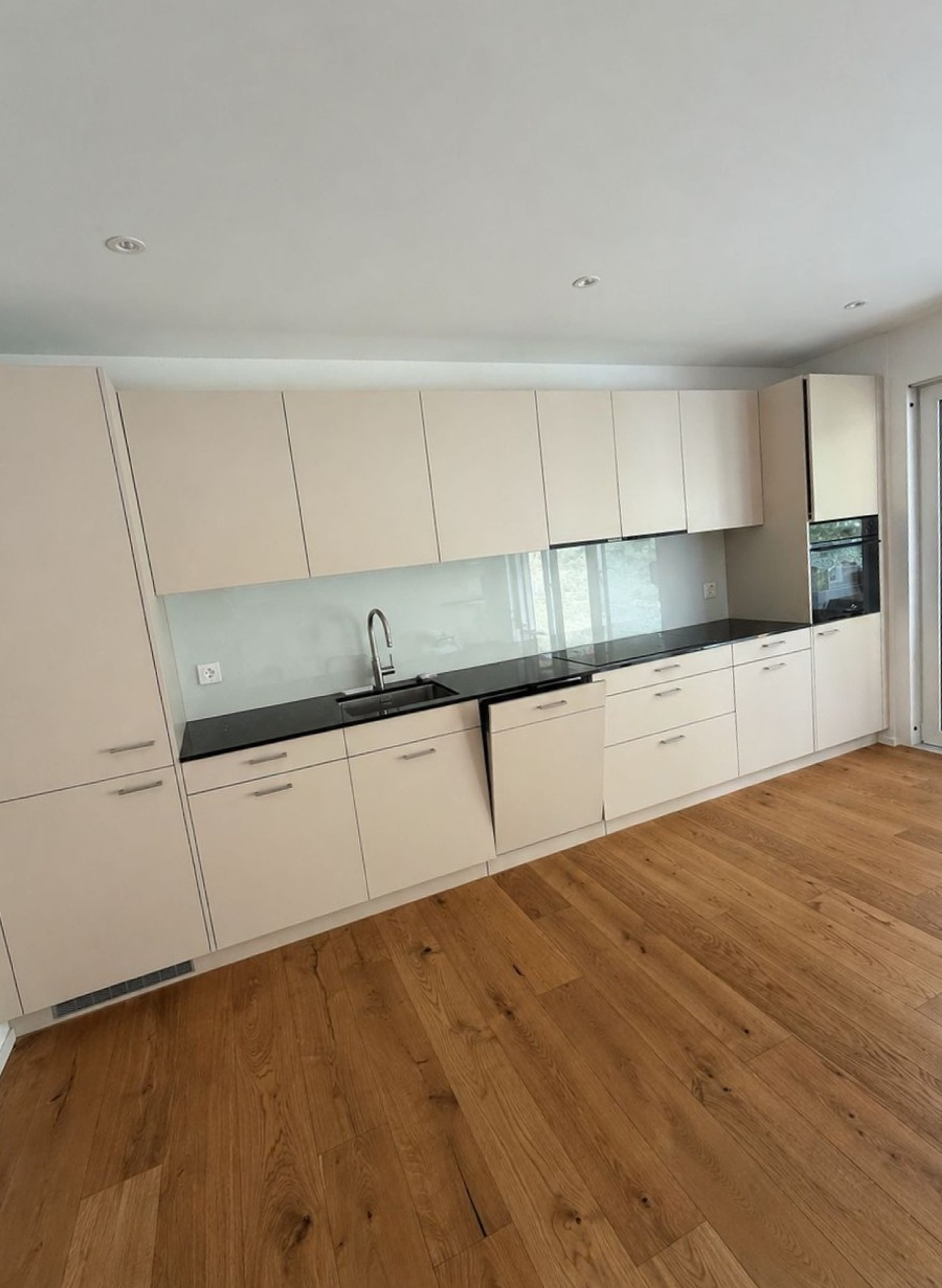 Helle 3.5-Zi.-Gartenwohnung mit Terrasse in Schaffhausen - Bild 4
