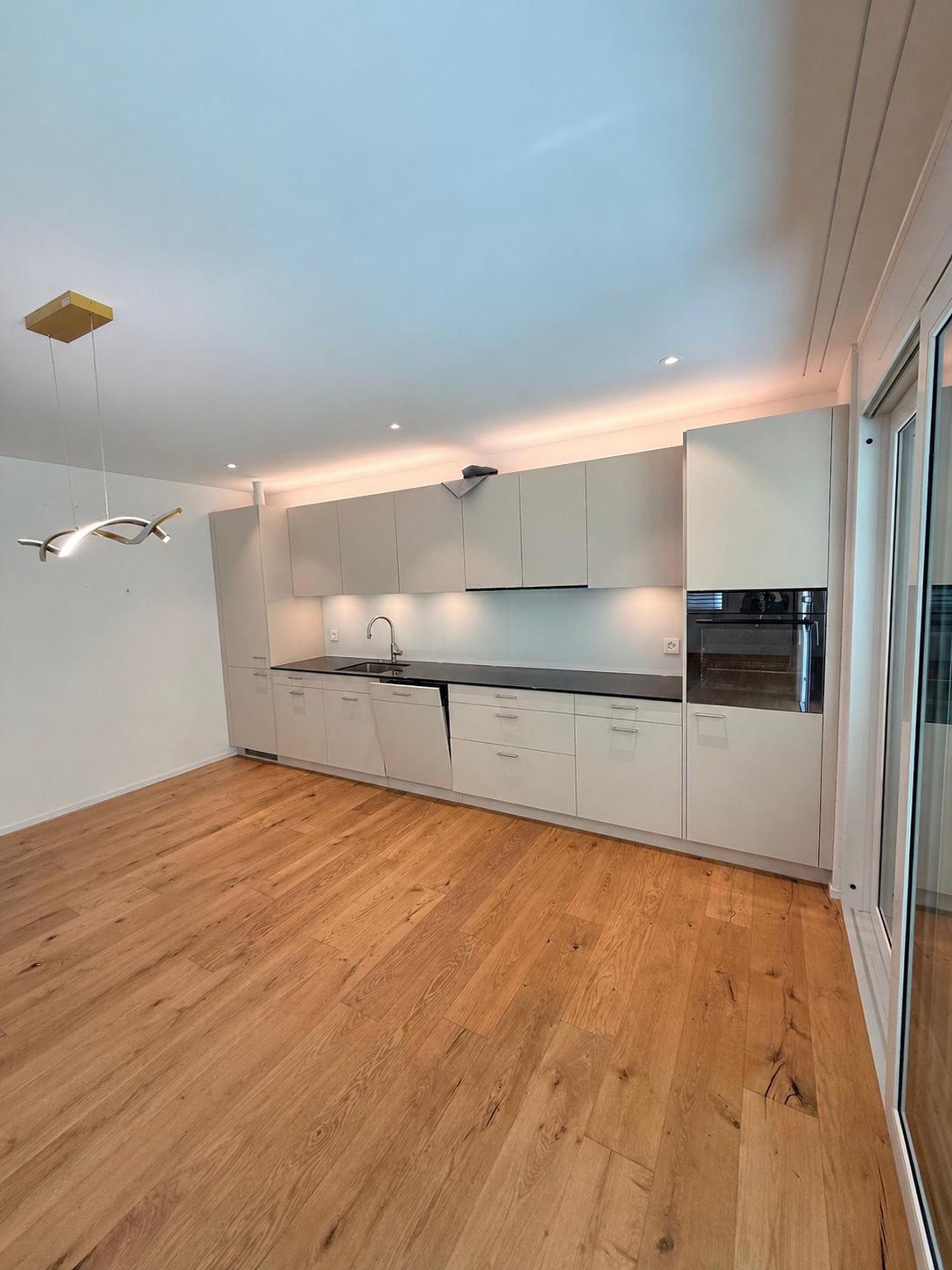 Helle 3.5-Zi.-Gartenwohnung mit Terrasse in Schaffhausen - Bild 2