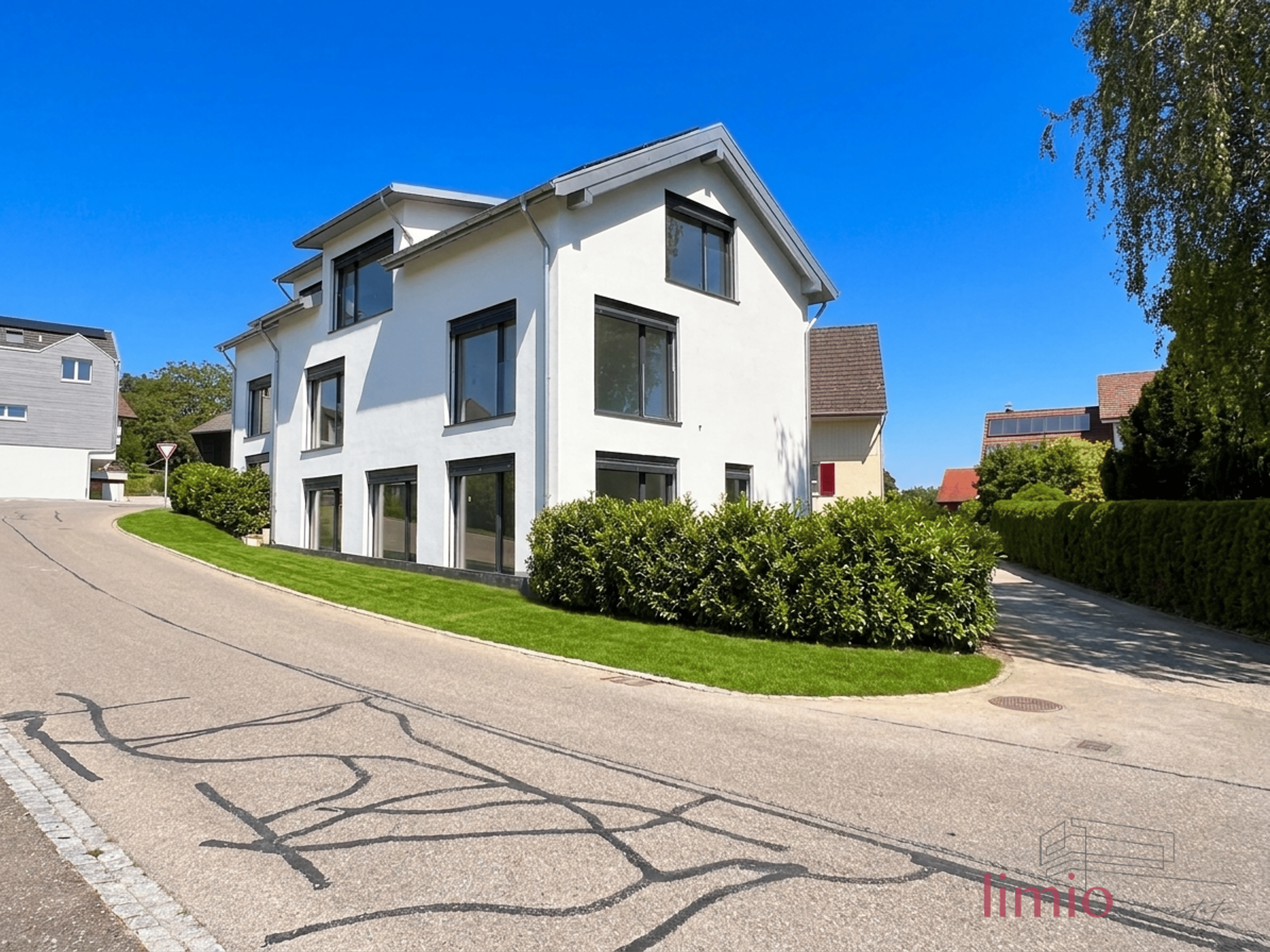 HIGH-STANDARD NEUBAU: PV, KOMFORTLÜFTUNG, SMART-HOME, LUFT-WASSER-WÄRMEPUMPE - Bild 1