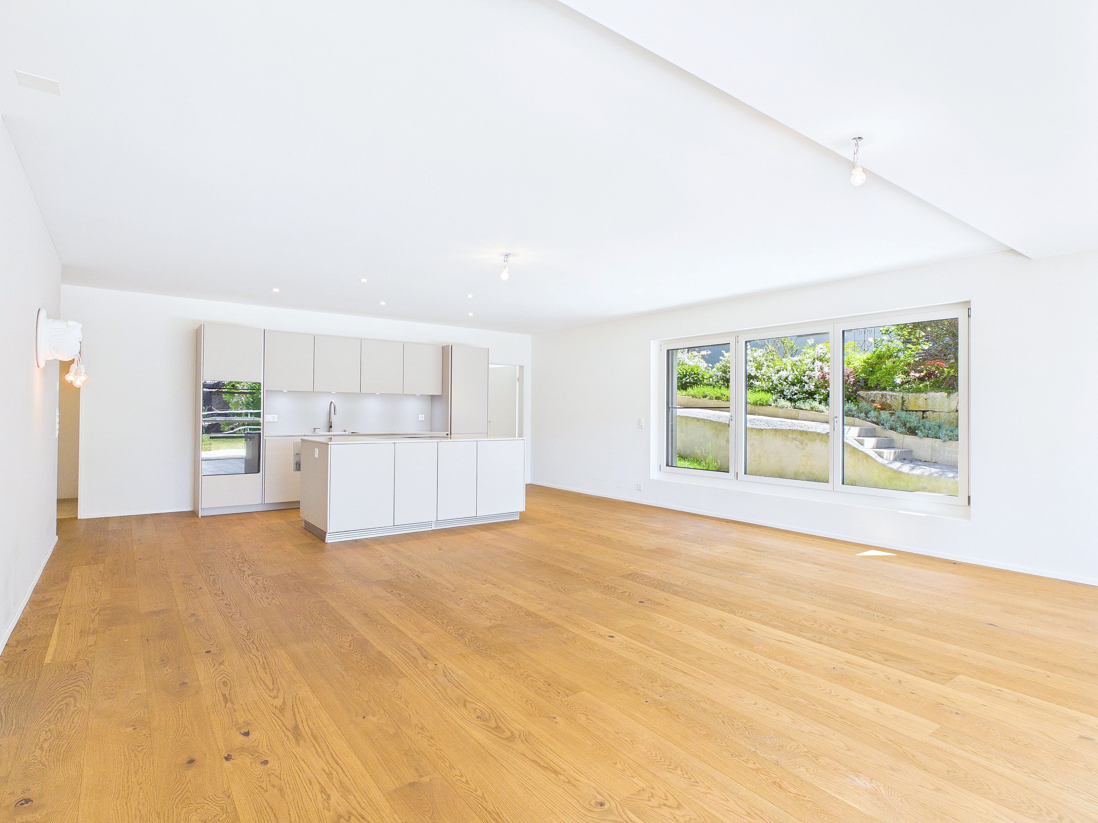 Sonnige Gartenwohnung mit XXL Terrasse in Eglisau - Bild 1