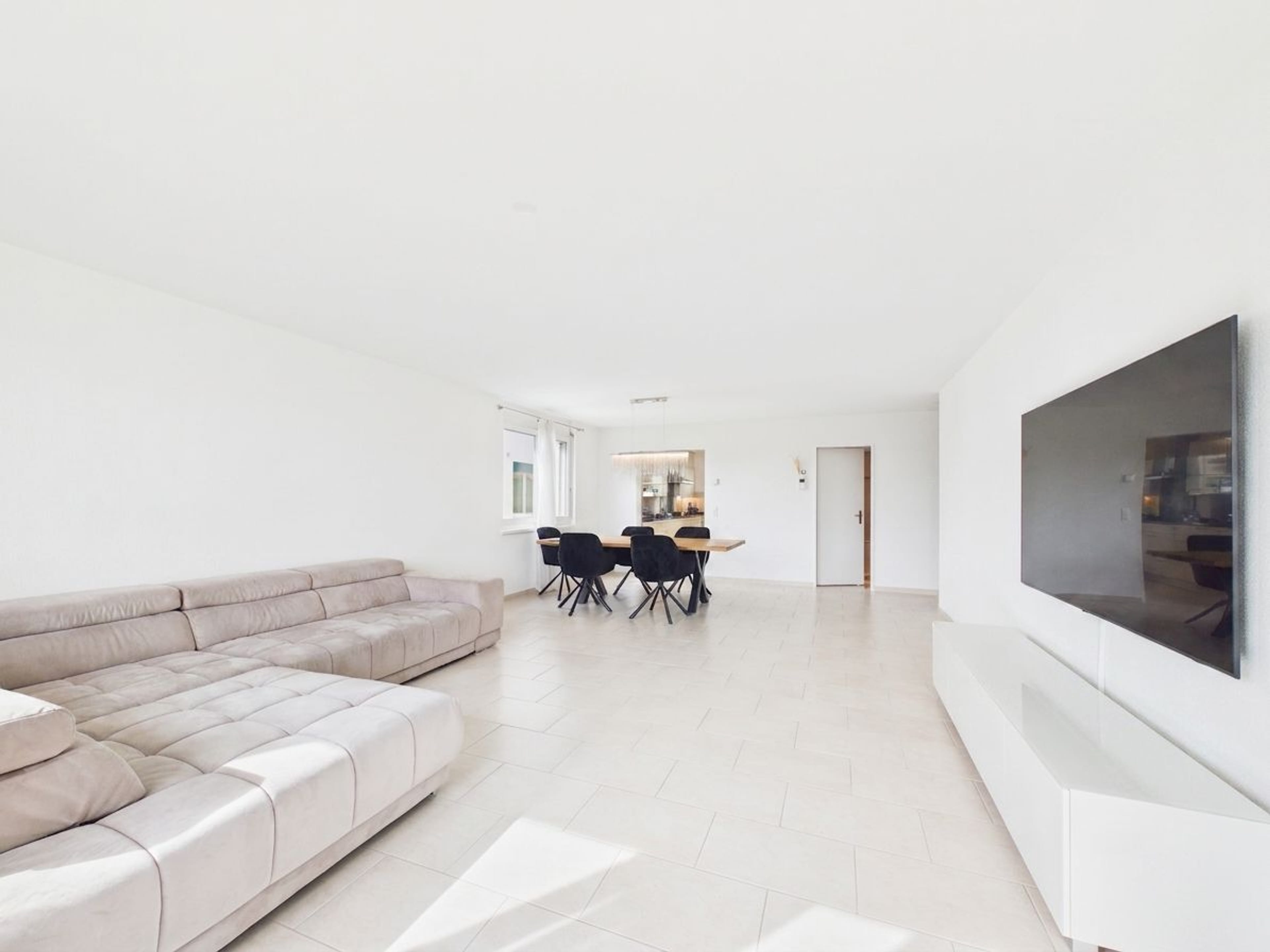 4.5-Zimmer-Wohnung mit grosser Terrasse in Winkel mieten - Bild 5