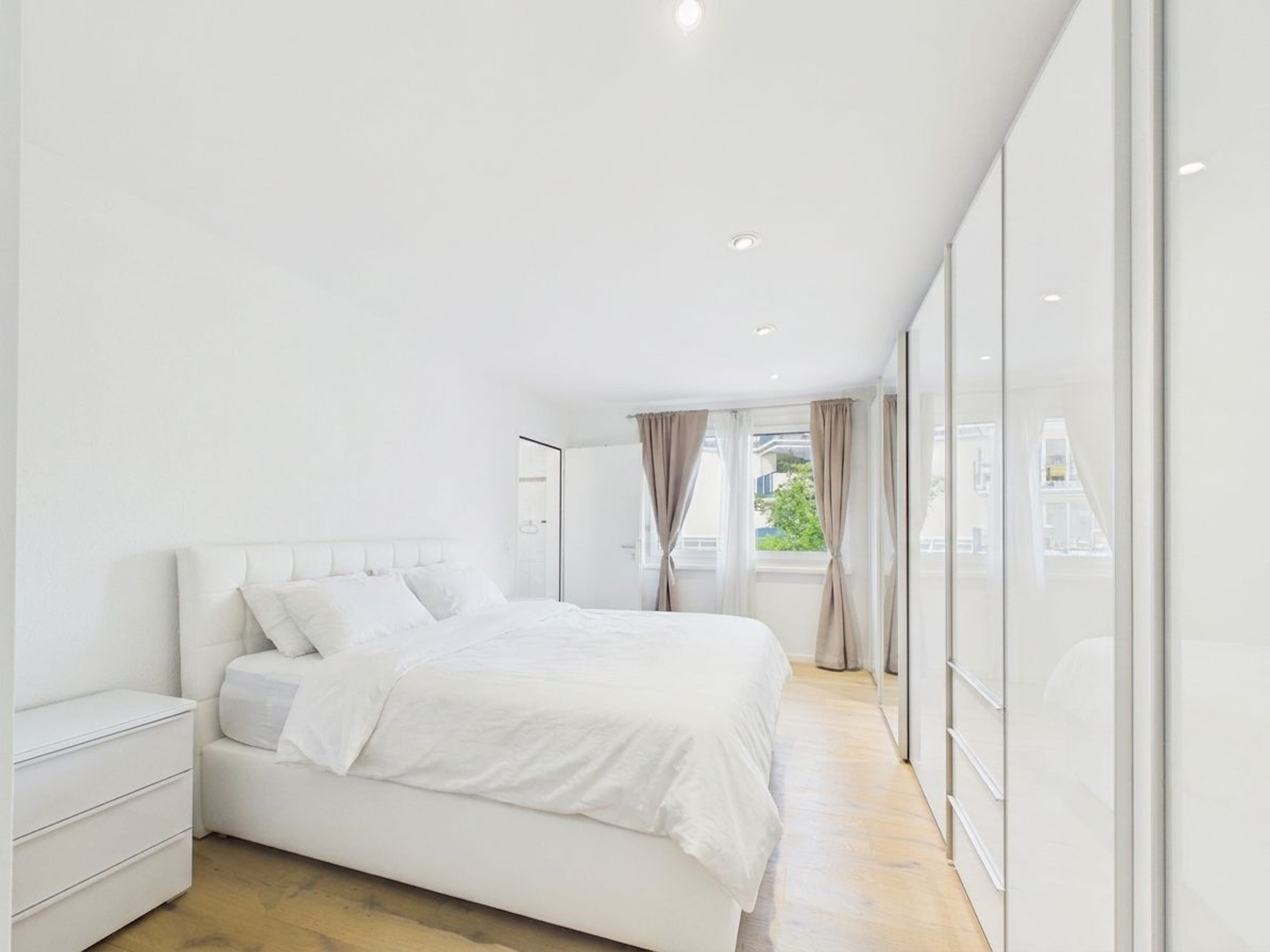 4.5-Zimmer-Wohnung mit grosser Terrasse in Winkel mieten - Bild 7