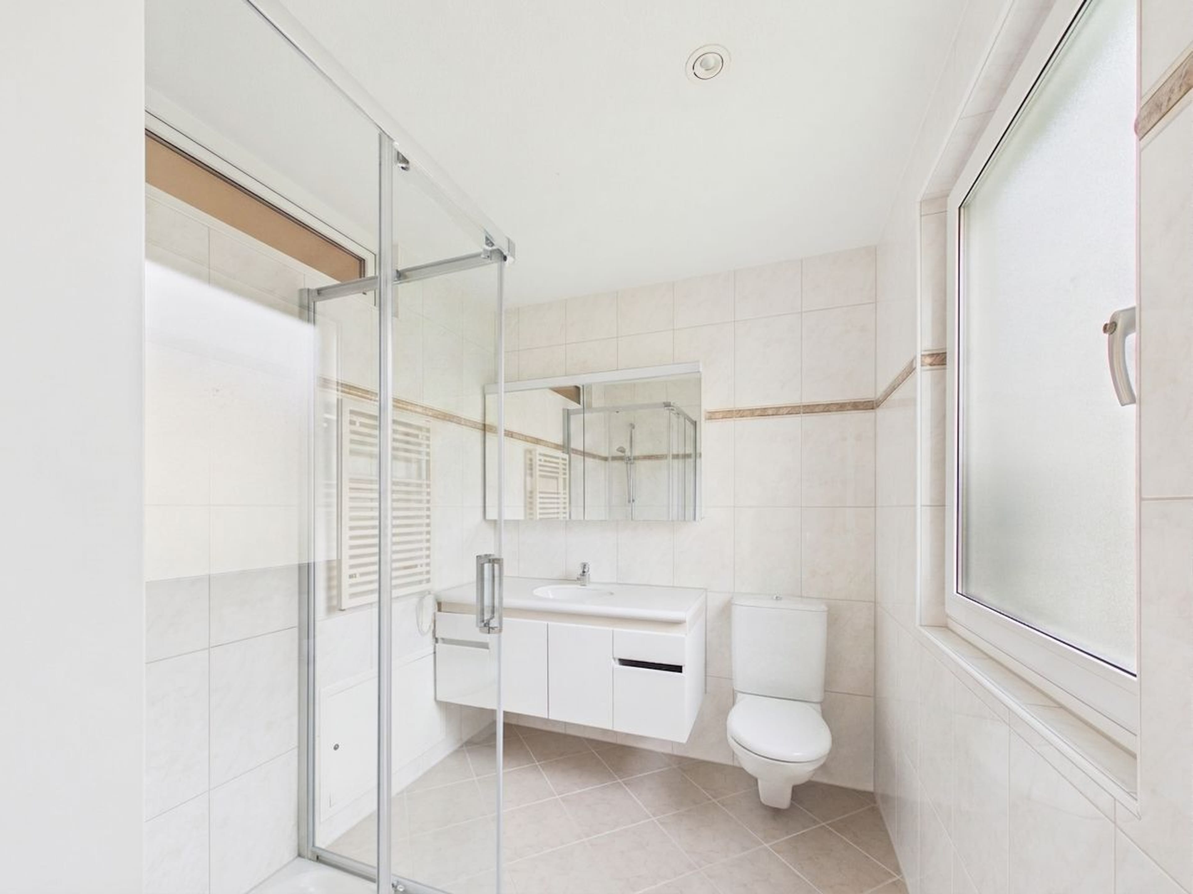 4.5-Zimmer-Wohnung mit grosser Terrasse in Winkel mieten - Bild 10