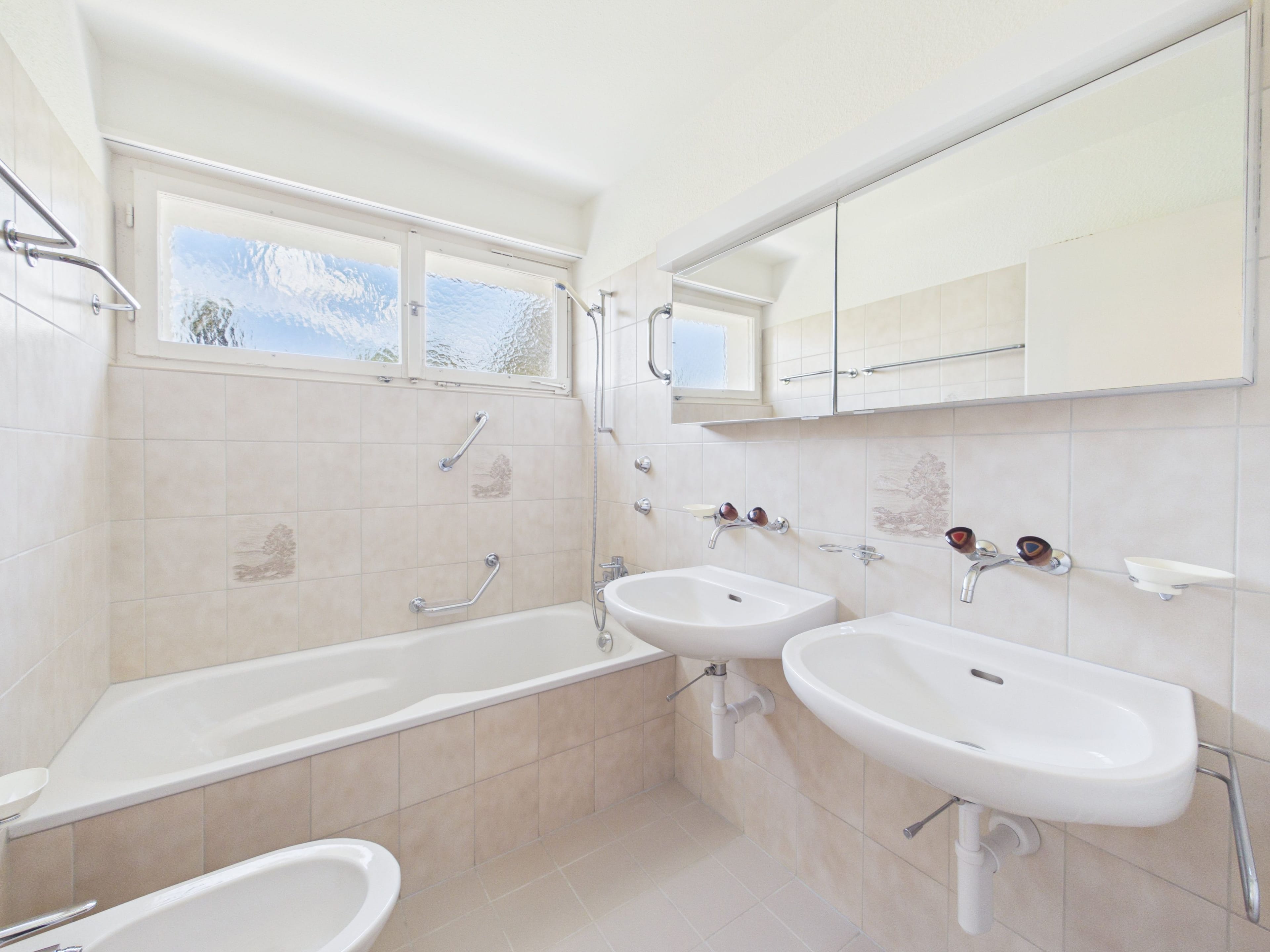 Helle Wohnung mit Bastelraum, Garage und viel Potential - Bild 8