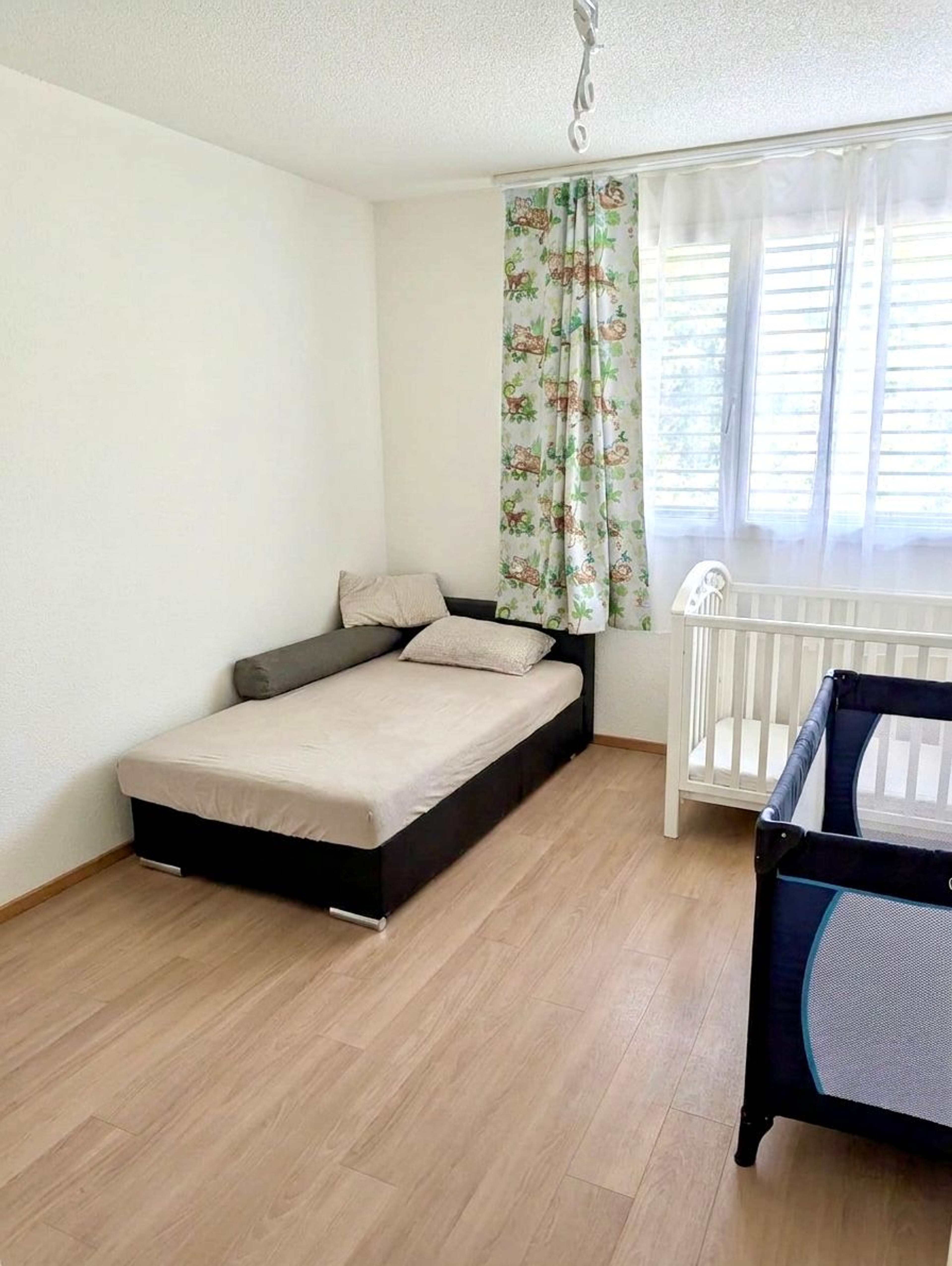 Helle 5.5-Zimmer-Wohnung mit Weitsicht  - Bild 6