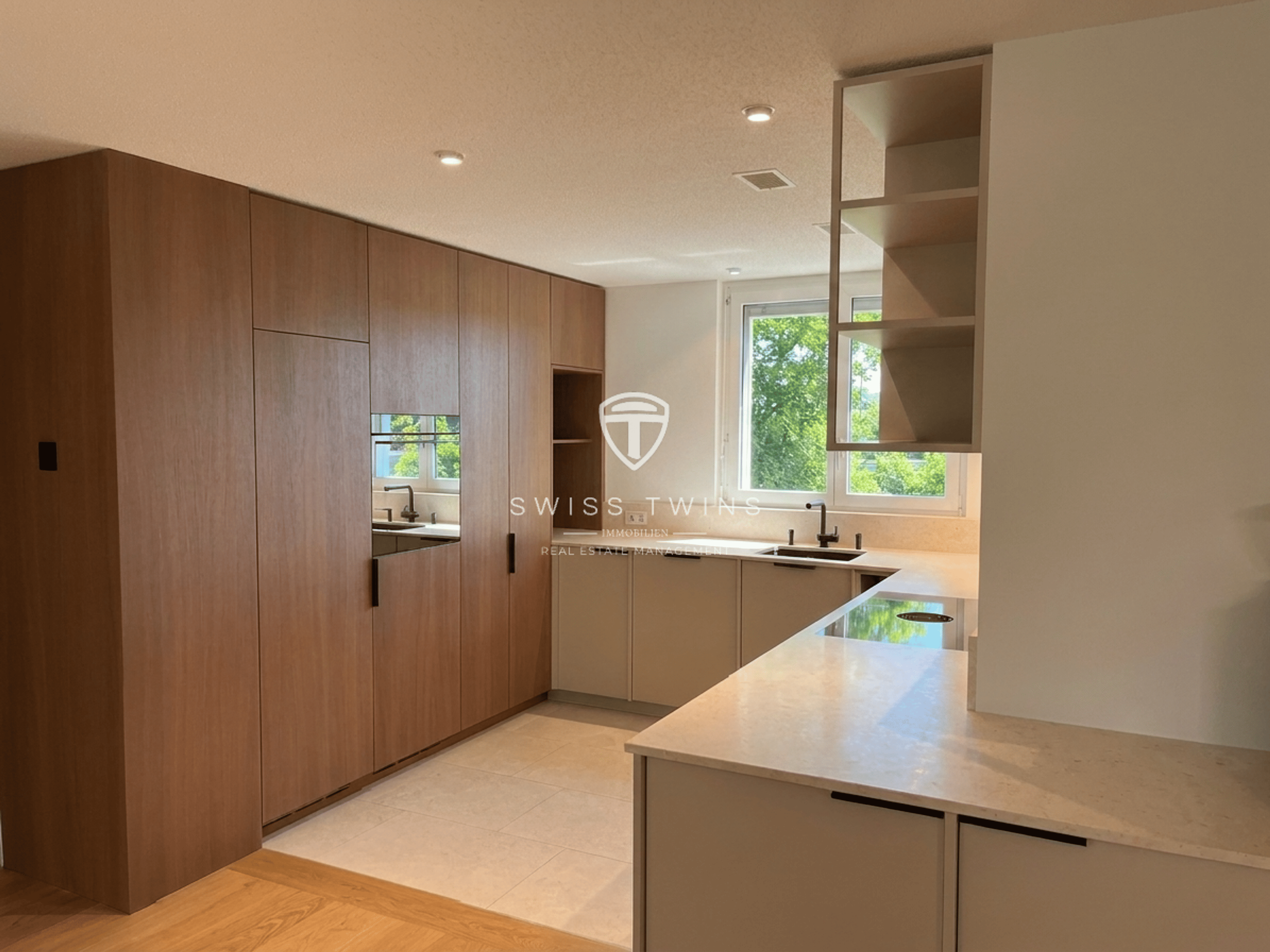 Grosszügige 4-Zimmer-Maisonette, renoviert 2023, Zumikon - Bild 1