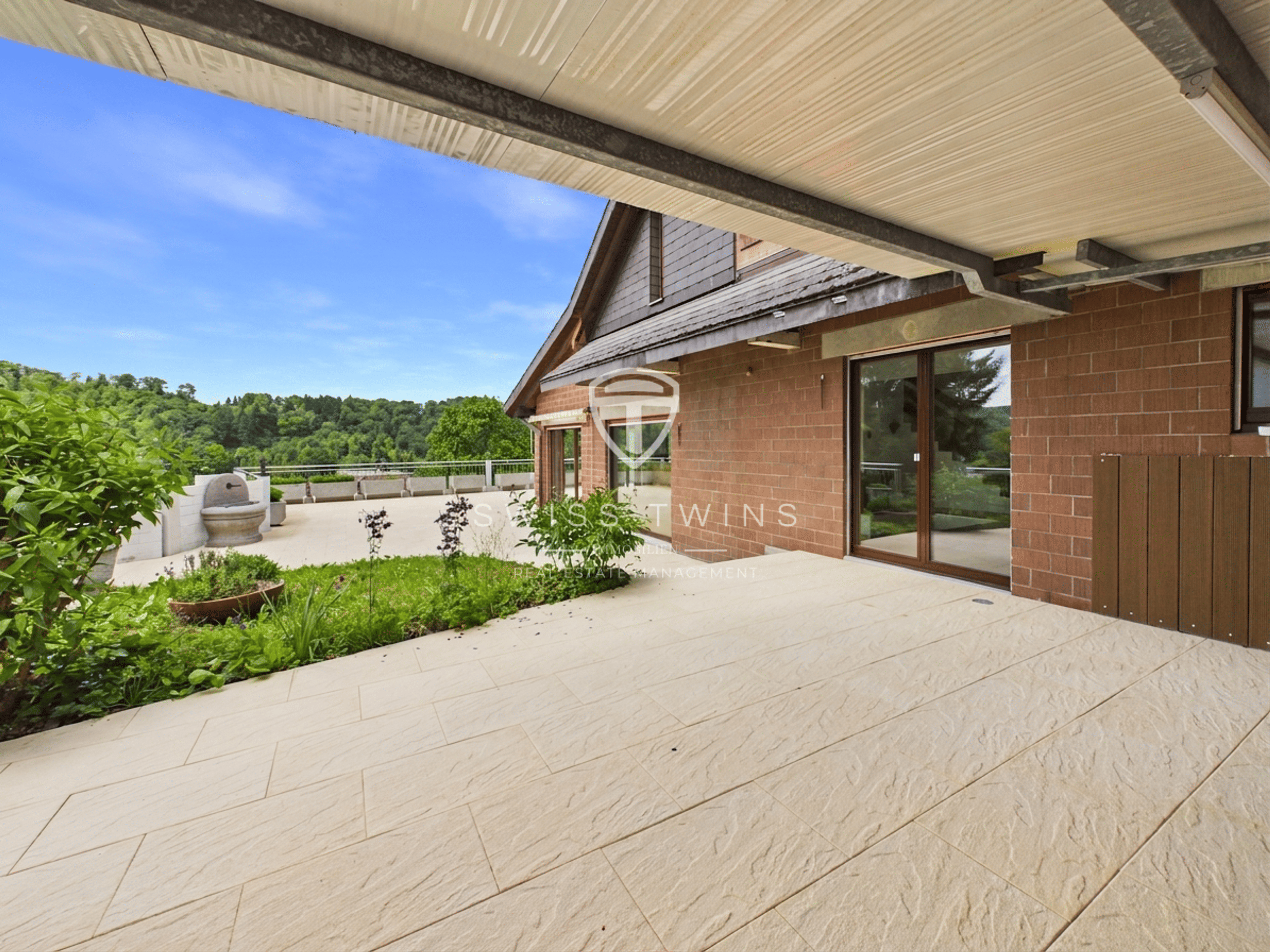 6.5-Zi. Wohnung mit 180 m² Terrasse in Stallikon