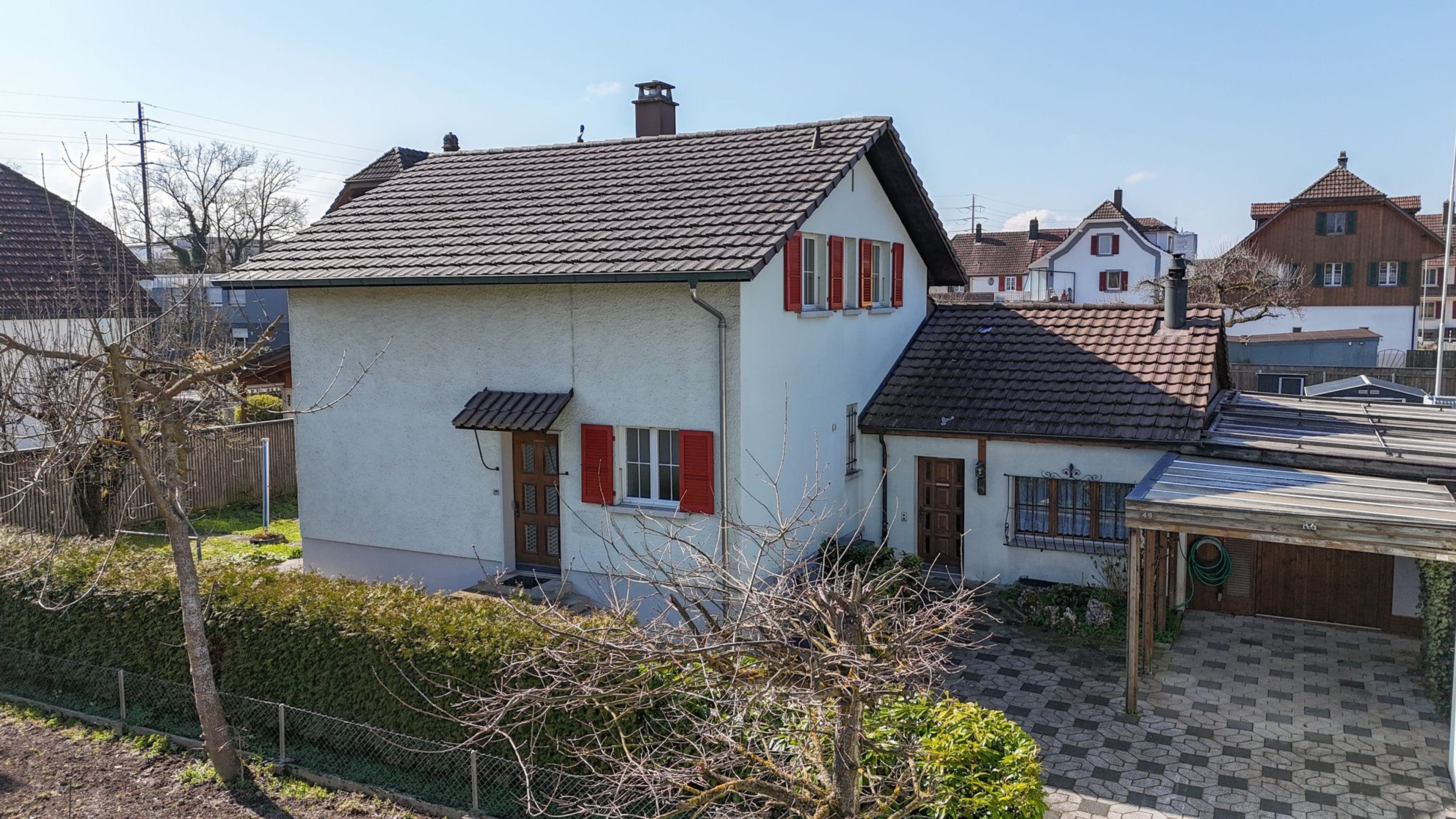 Einfamilienhaus mit Naturgarten, Teich und vielseitigem Baulandpotenzial - Bild 2