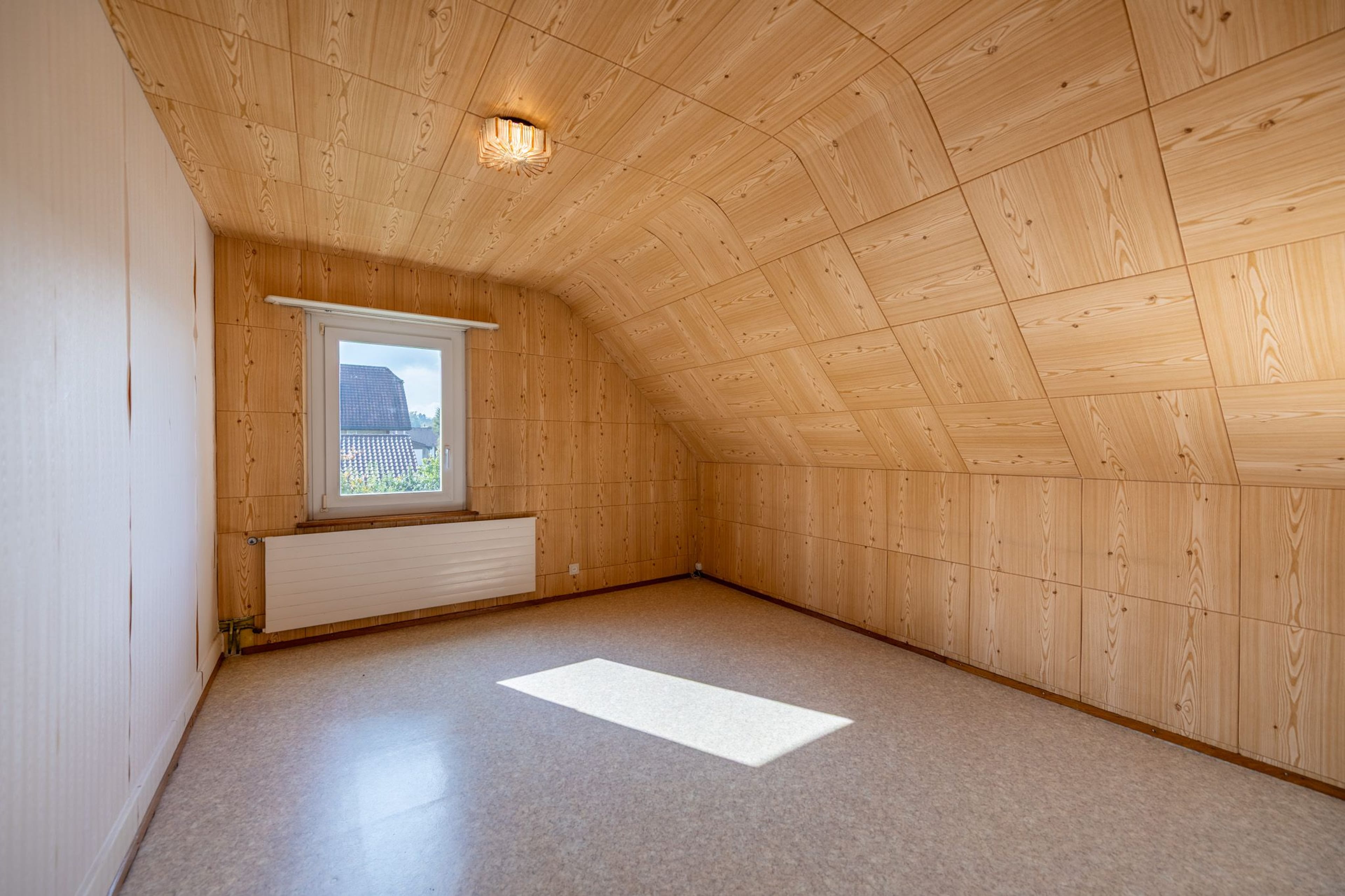 Sanierung oder Neubau: Grosszügiges Grundstück mit viel Potenzial - Bild 9