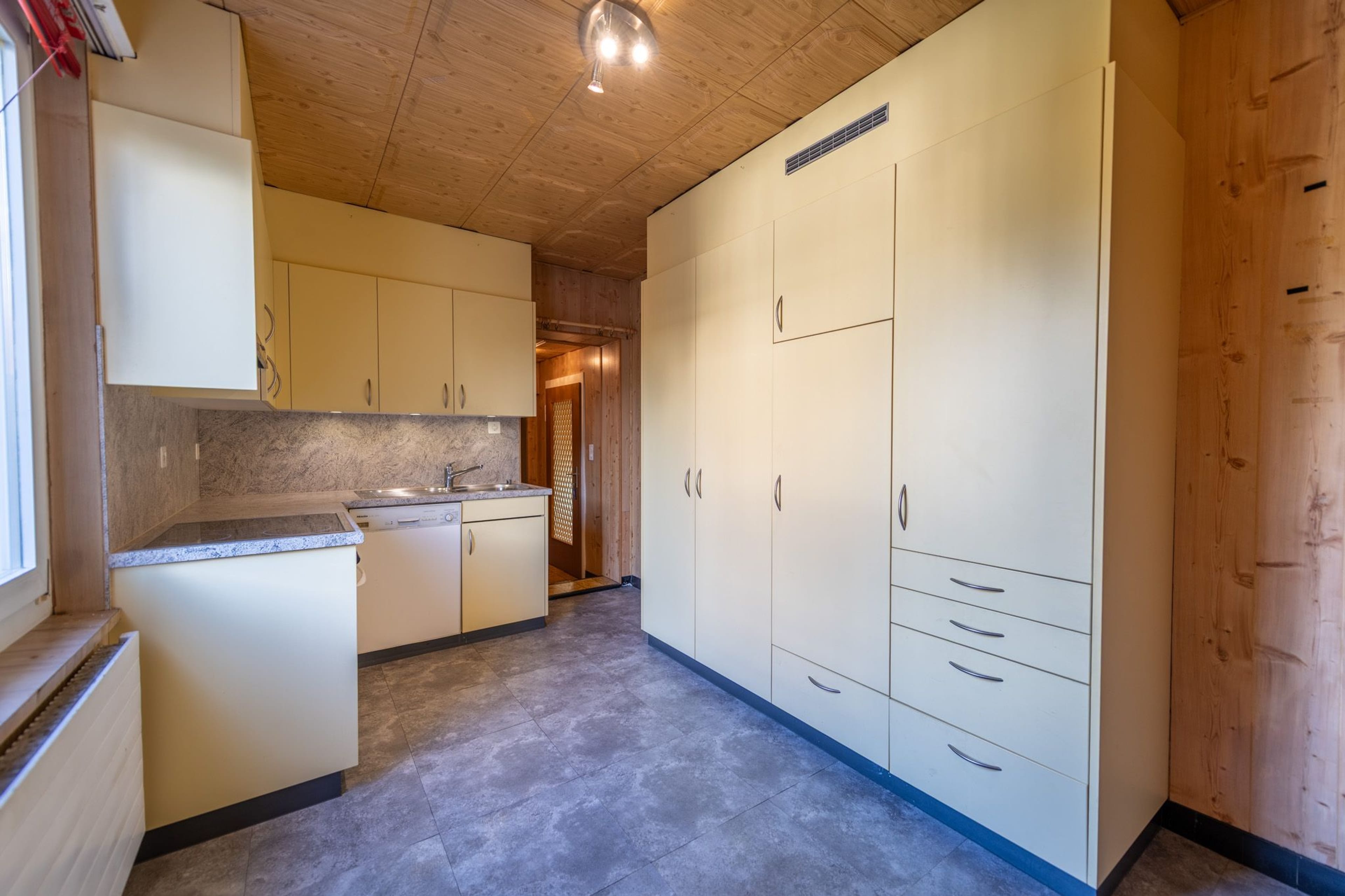 Sanierung oder Neubau: Grosszügiges Grundstück mit viel Potenzial - Bild 2