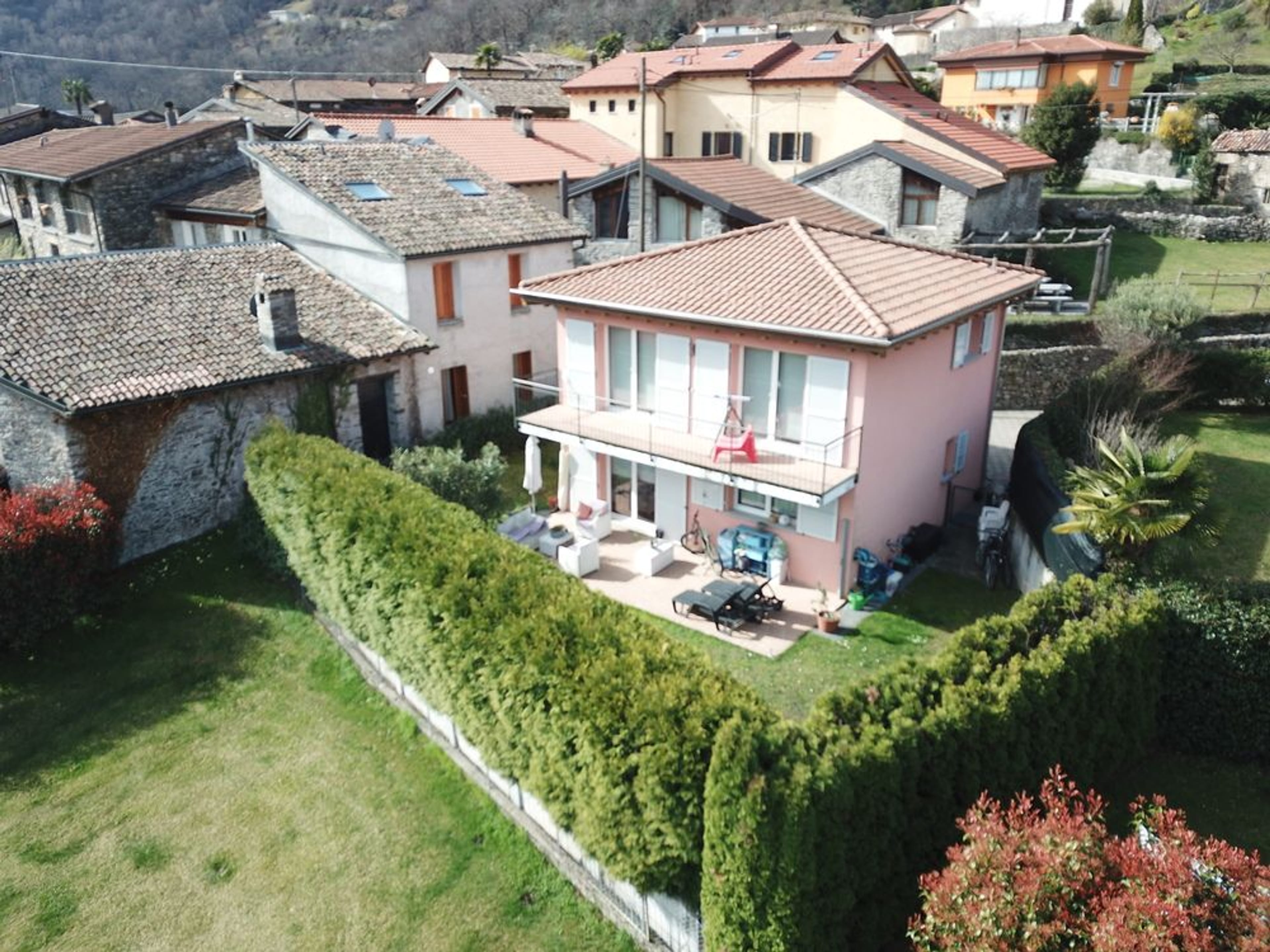 Casa 5.5 locali del 2008 con giardino e terrazza a Sigirino - Bild 1