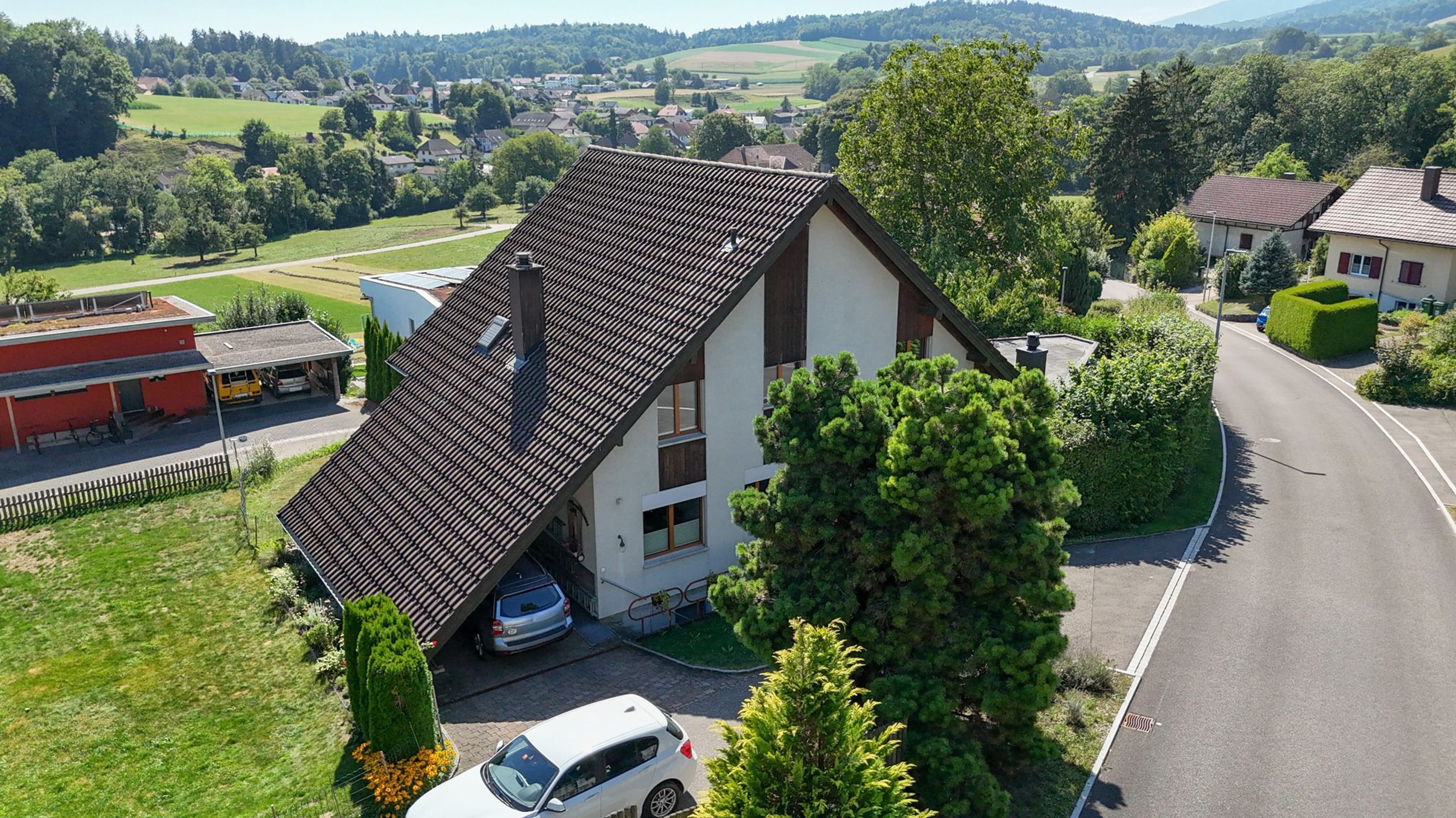 Ihr neues Zuhause: Grosszügiges Einfamilienhaus mit Weitsicht und Gartenparadies - Bild 1