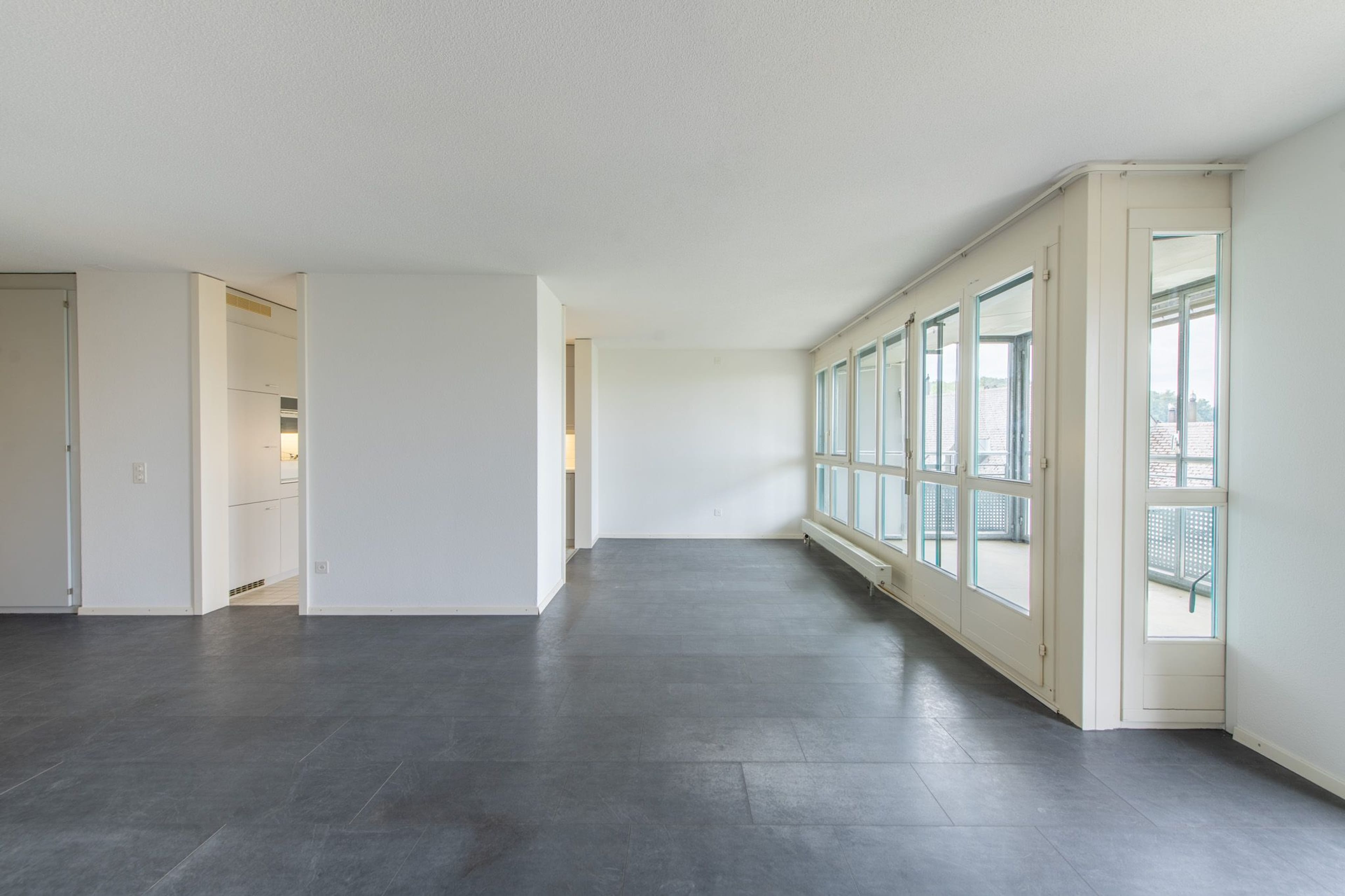 Grosszügige 2.5-Zimmerwohnung in grüner Oase - Bild 4